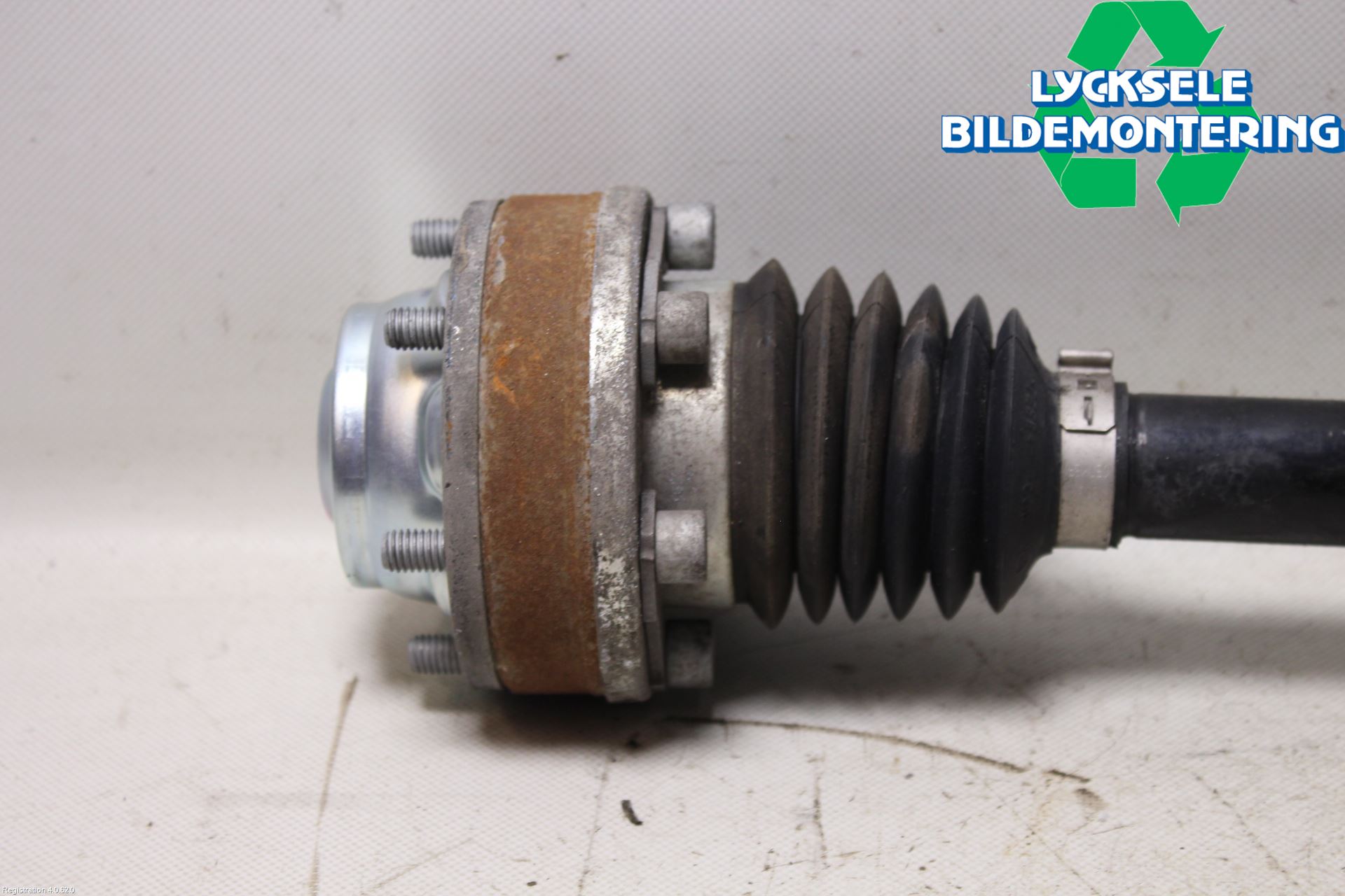 Volkswagen VW TIGUAN 16-24 Drivaxel Bak Höger