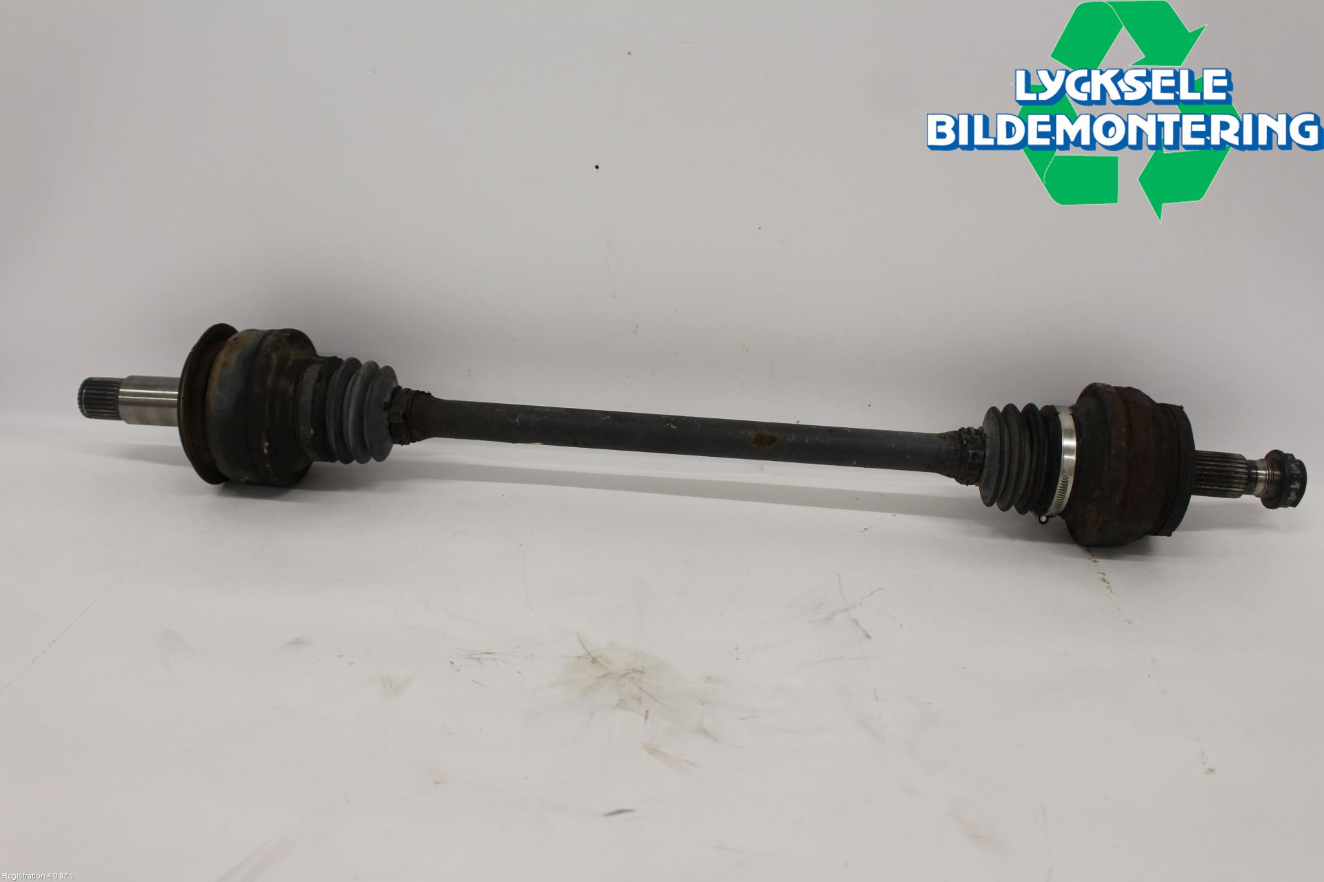 Mercedes-Benz MB C-KLASS (W204) 07-15 Drivaxel Bak Vänster