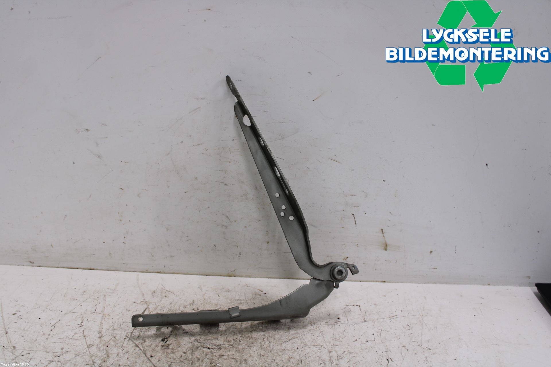 Volvo V70 05-08 Huvgångjärn