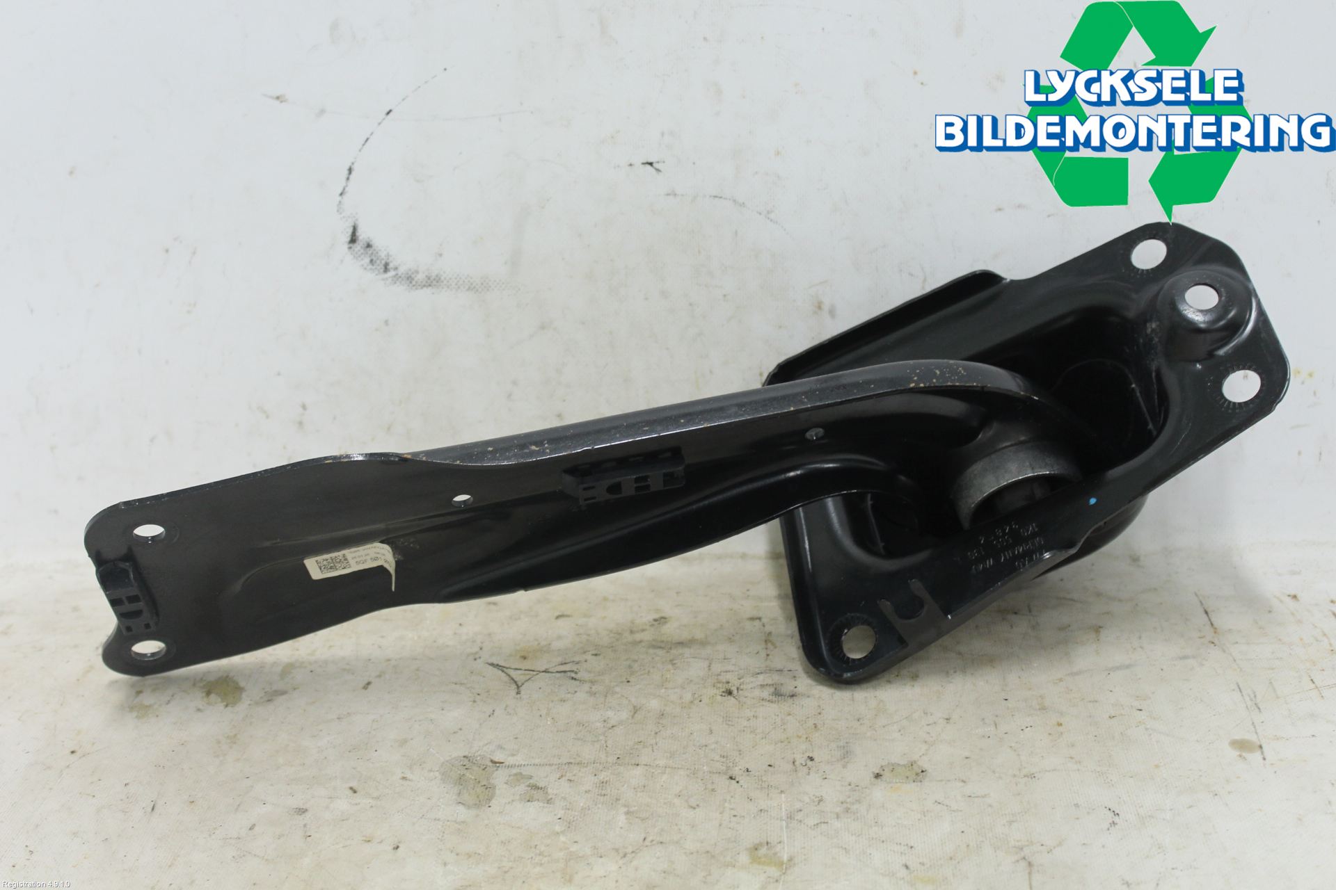 Audi Q3 F3 19- Bärarm Bak Höger