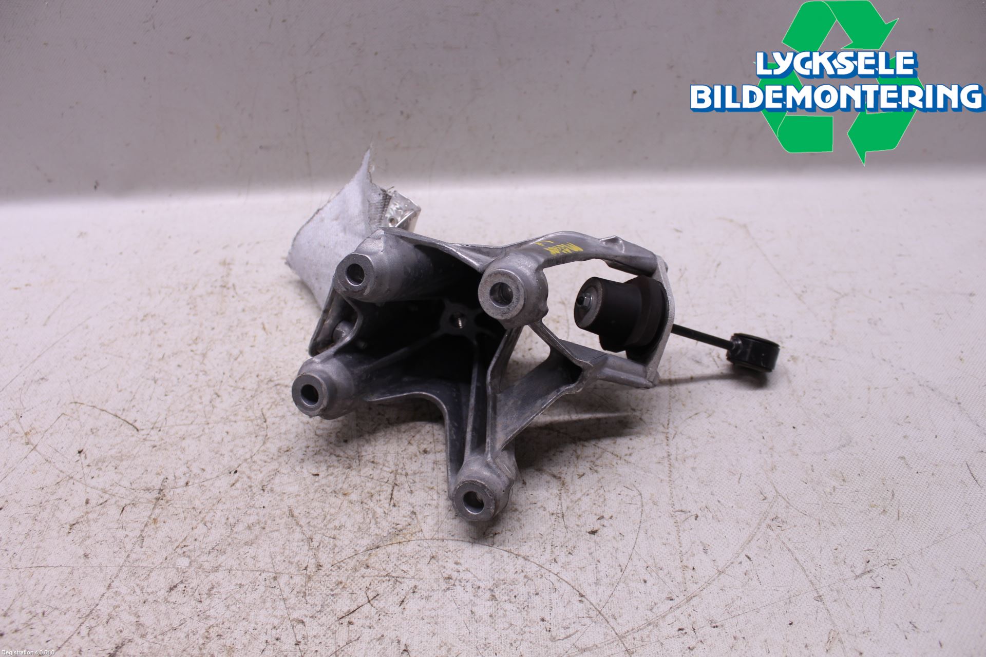 Audi Q8/SQ8 4M 19- Motorfäste