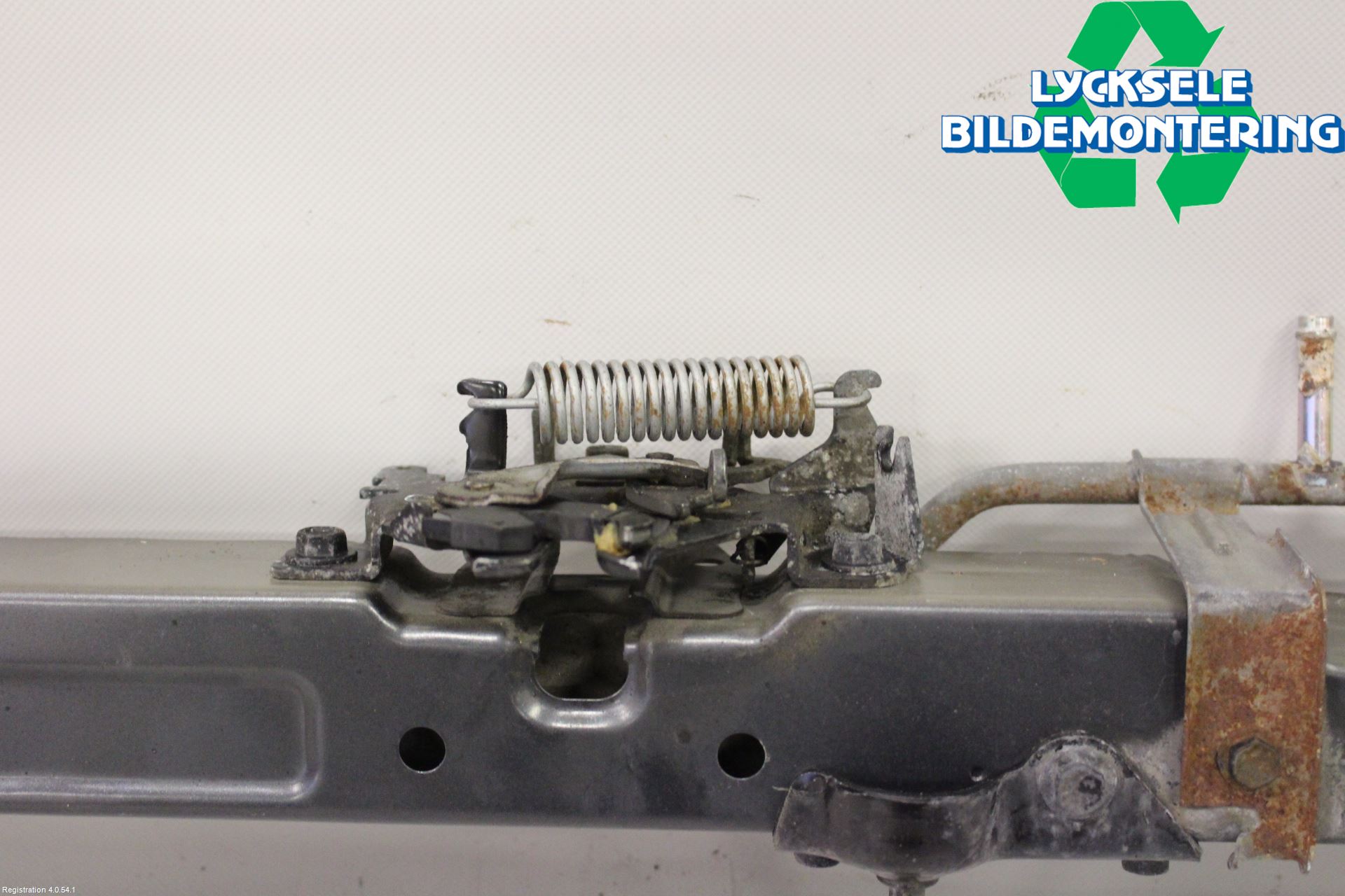 Toyota RAV 4 06-12 Front Huvlåsplåt-Balk