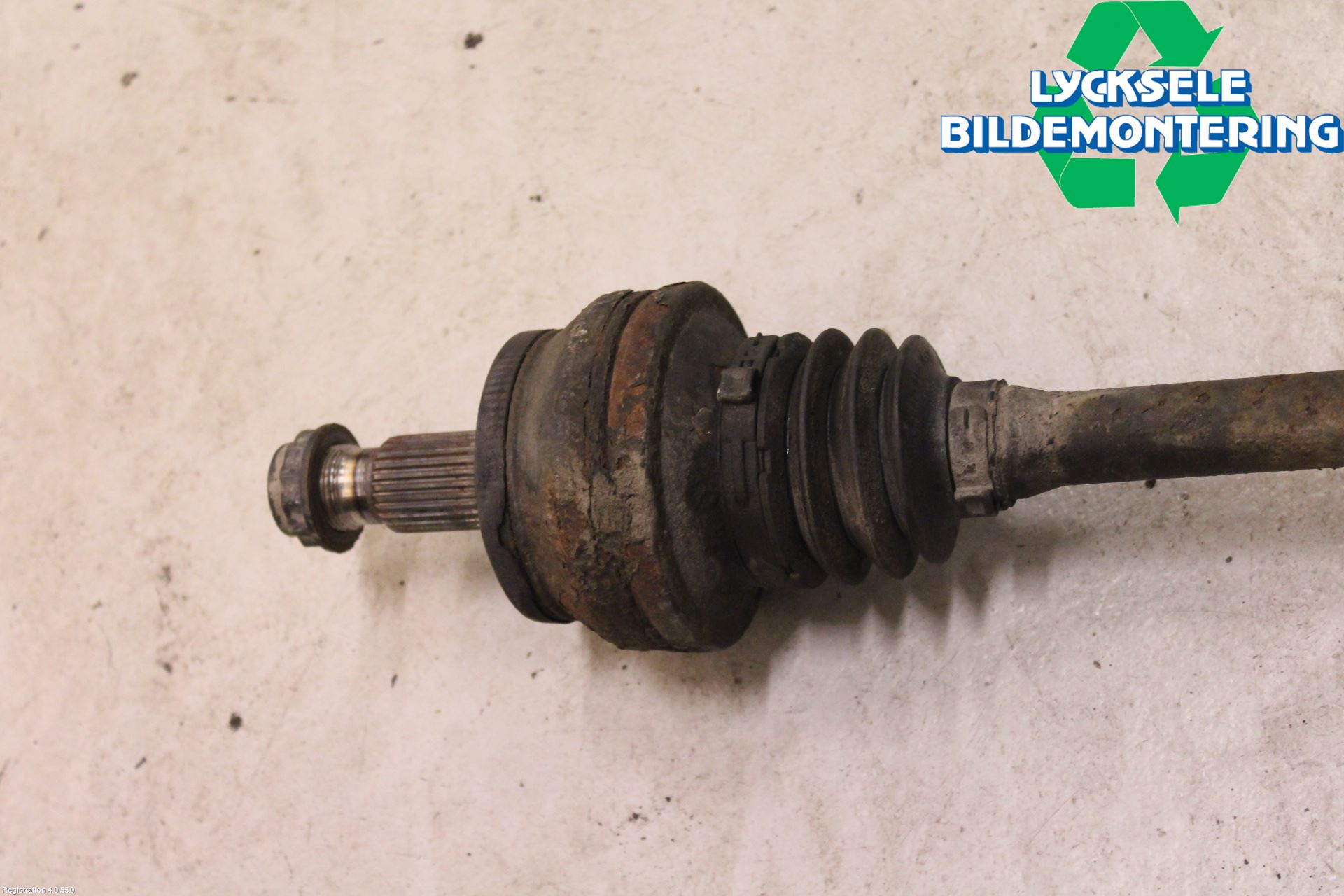 Mercedes-Benz MB C-KLASS (W204) 07-15 Drivaxel Bak Höger