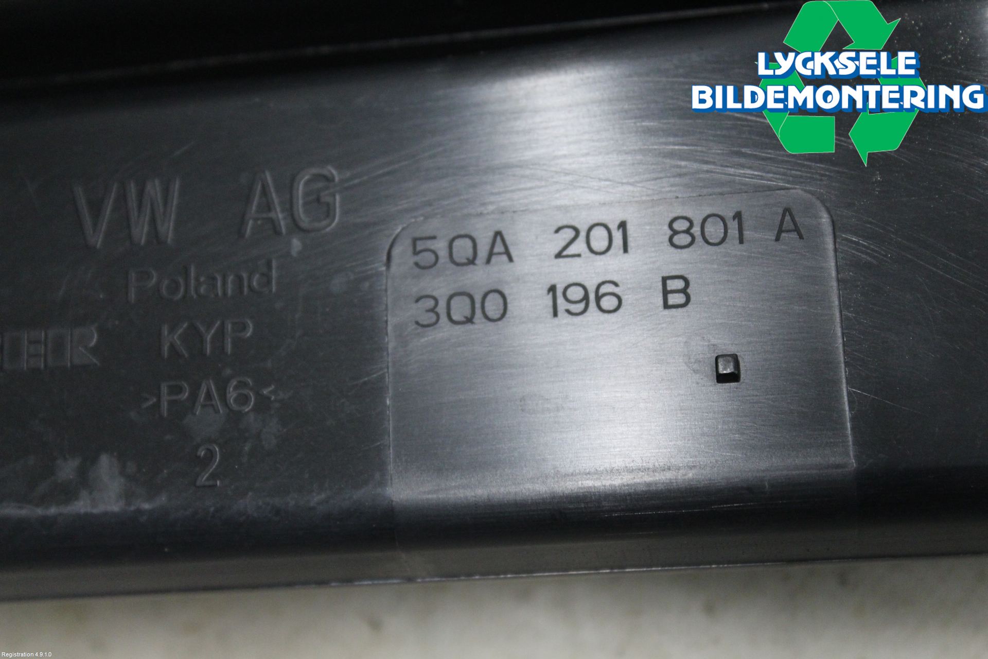 Audi Q3 F3 19- Bränsle Kolkanister