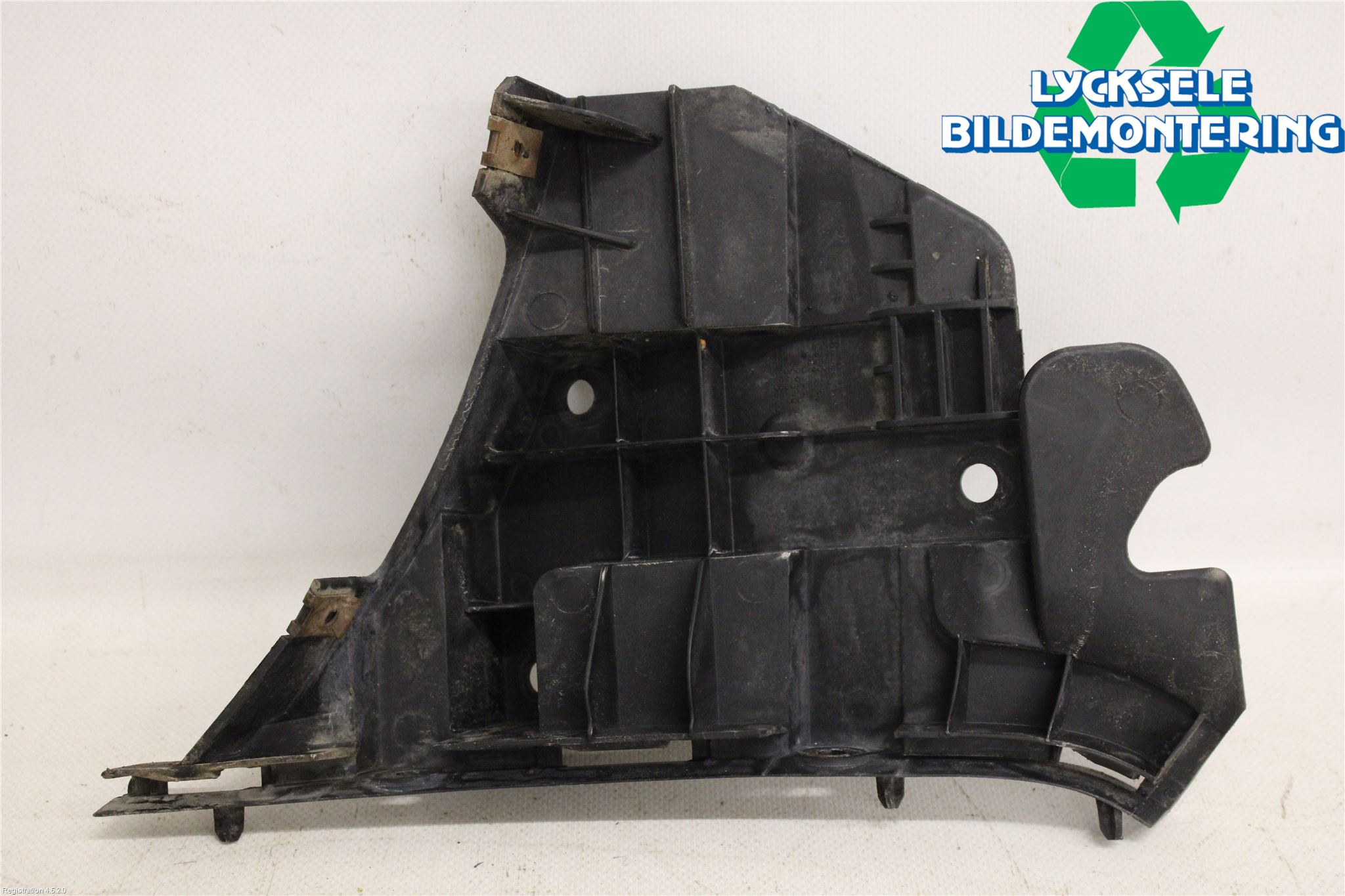 Volvo V70 08-13 Stötfångarfäste Fram Vä