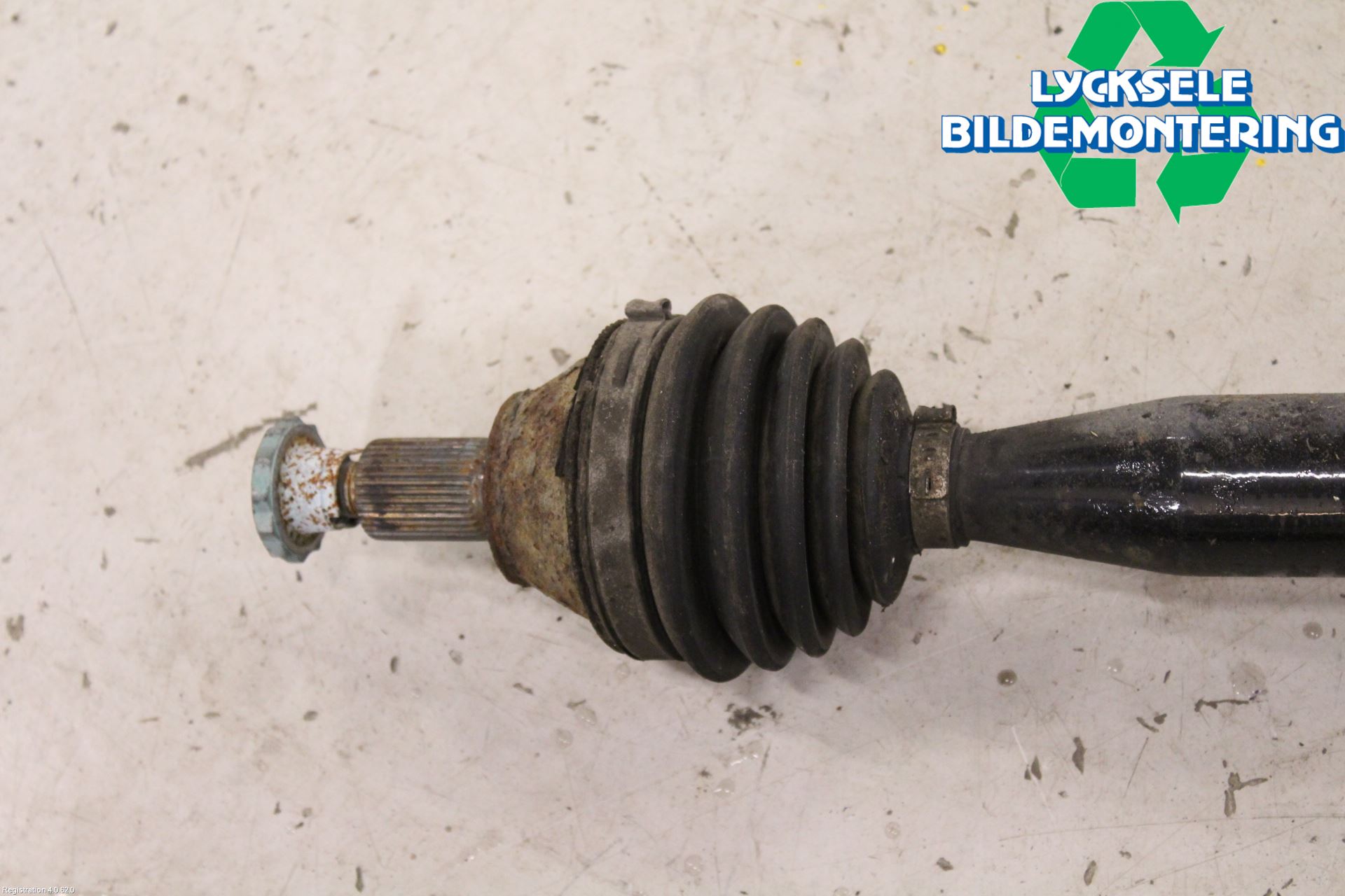 Volkswagen VW POLO 10-17 Drivaxel Fram Vänster