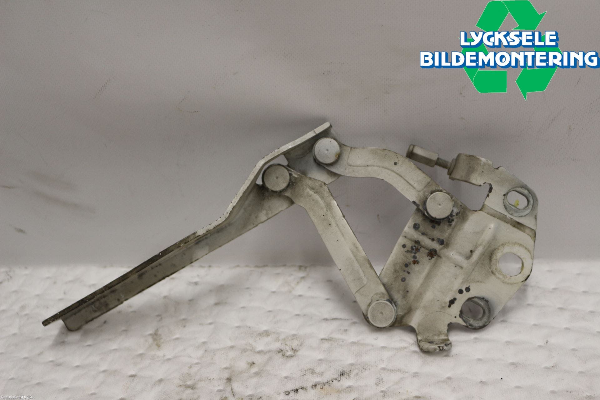 Volkswagen VW PASSAT 05-11 Huvgångjärn