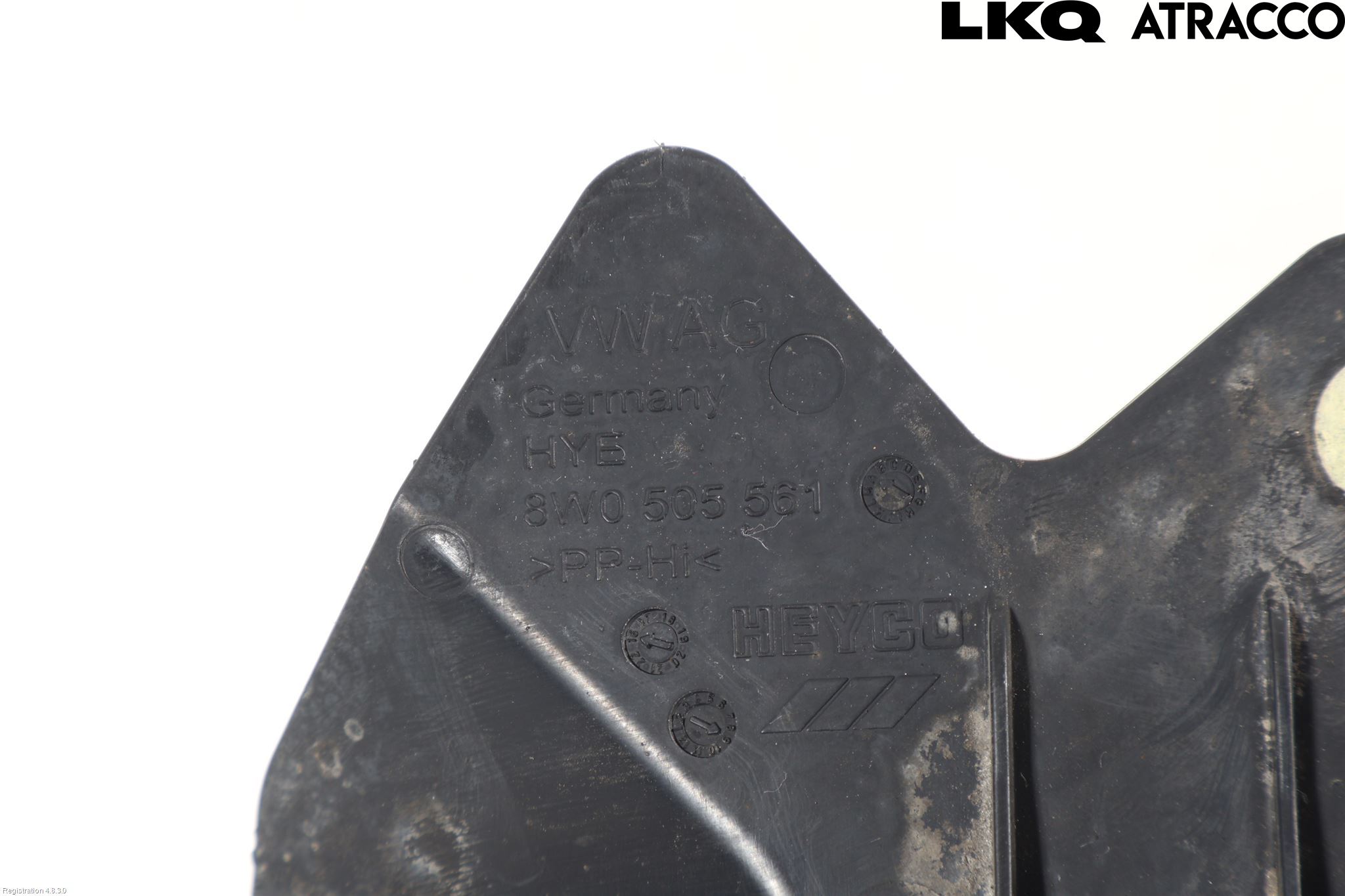 Audi A4/S4 B9 16-19 Hasplåt Plåt-Plast