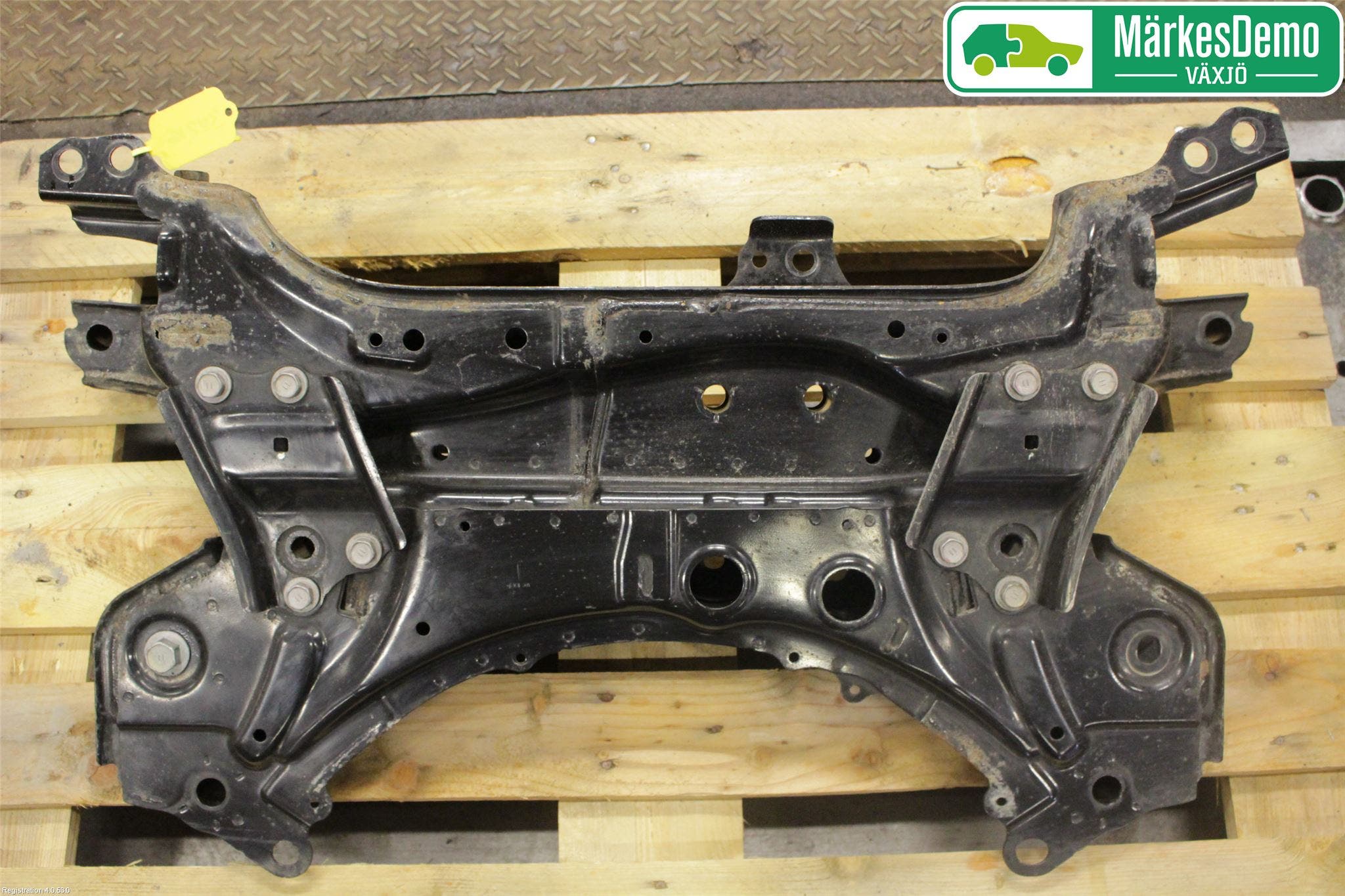 Toyota VERSO 09-18 Framvagnsbalk