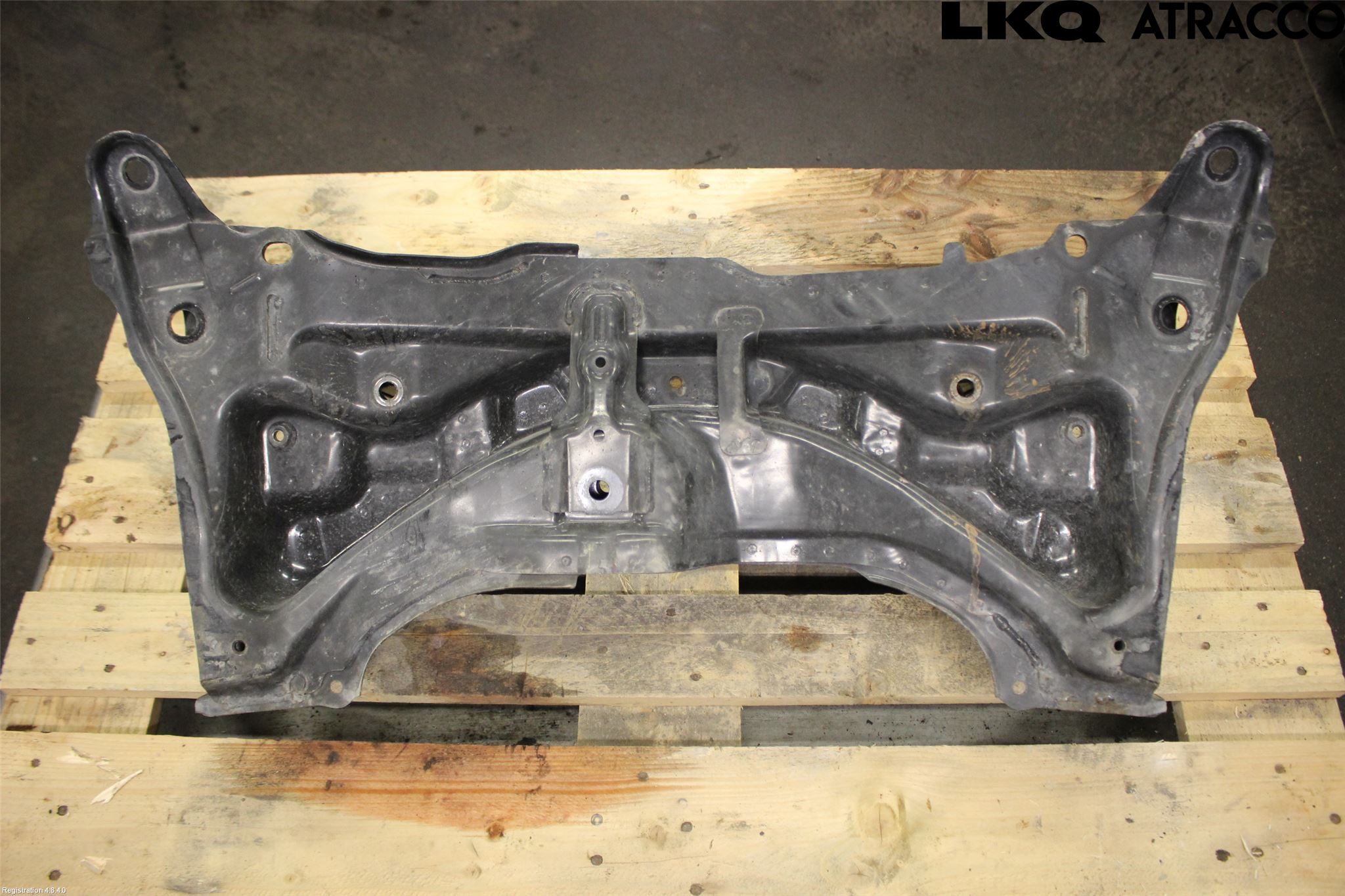 Toyota YARIS XP130 12-14 Framvagnsbalk