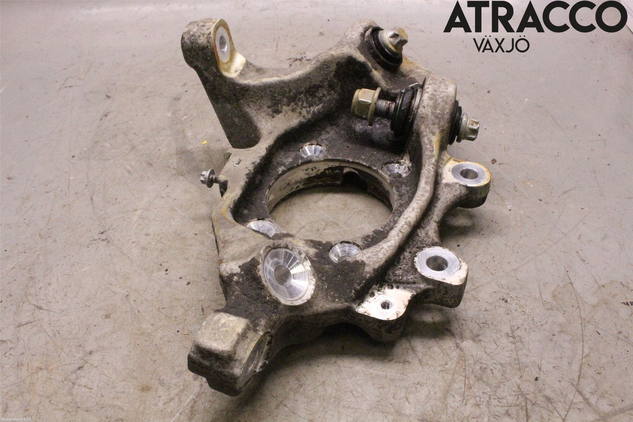 Mercedes-Benz MB C-KLASS (W205) 14-21 Hjullagerhus-Spindel Vä B