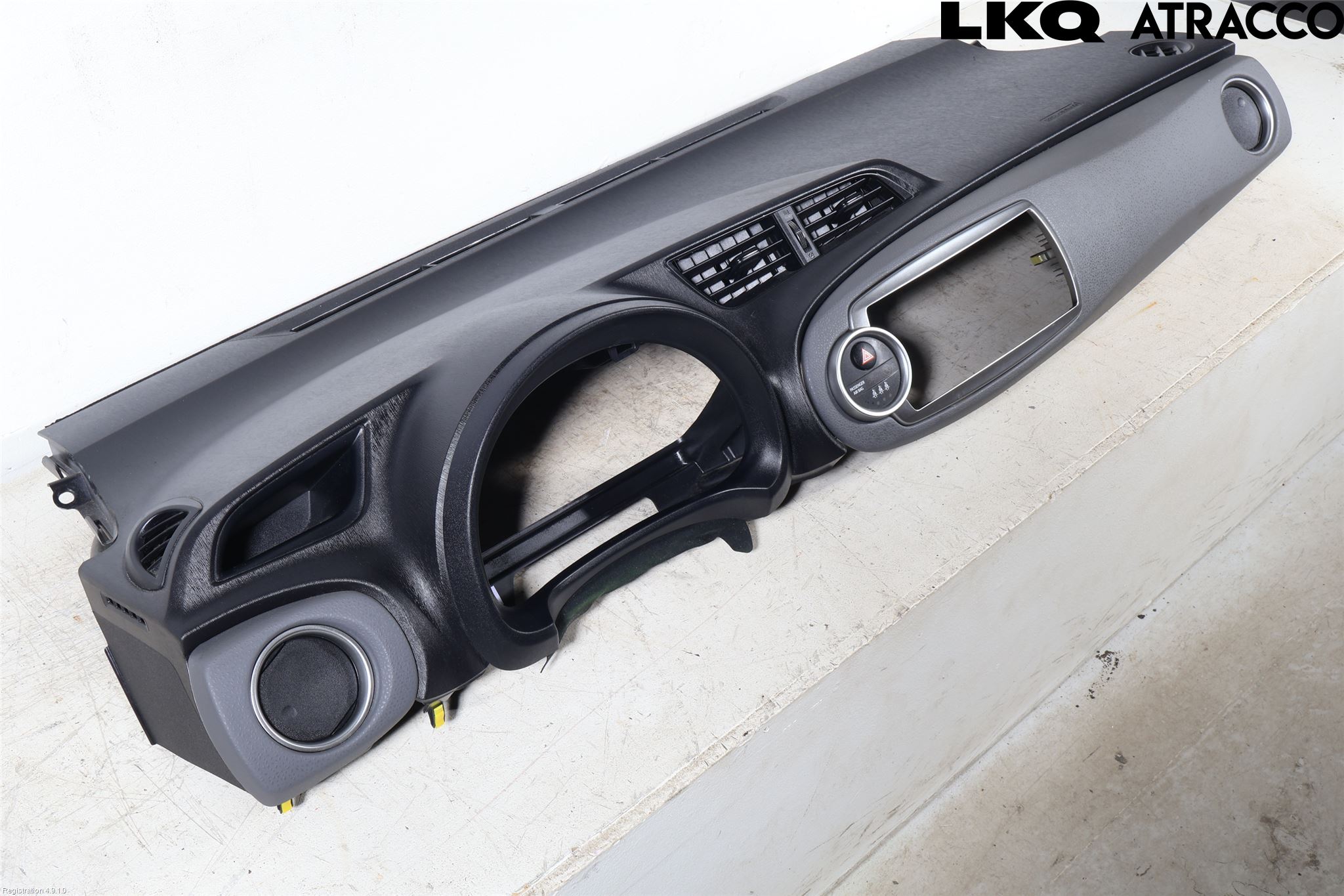 Toyota YARIS XP130 12-14 Instrumentbräda