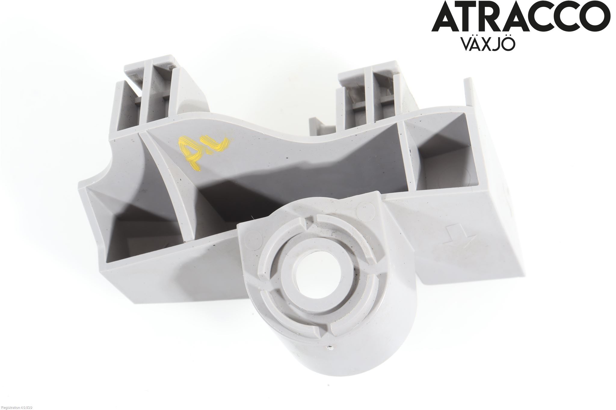 Toyota AURIS 13-19 Stötfångarfäste Bak Hö