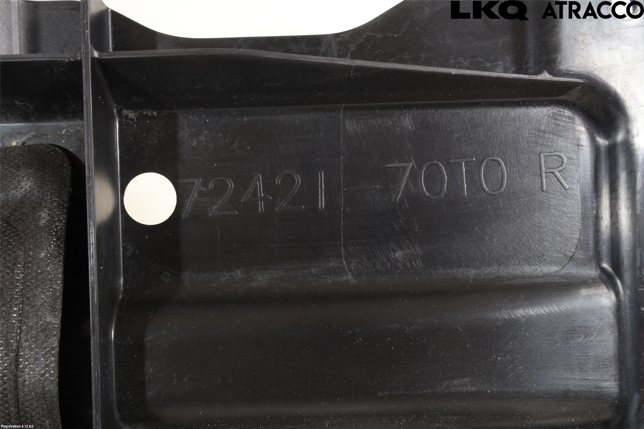 Suzuki SWIFT 17-24 Hasplåt Plåt-Plast