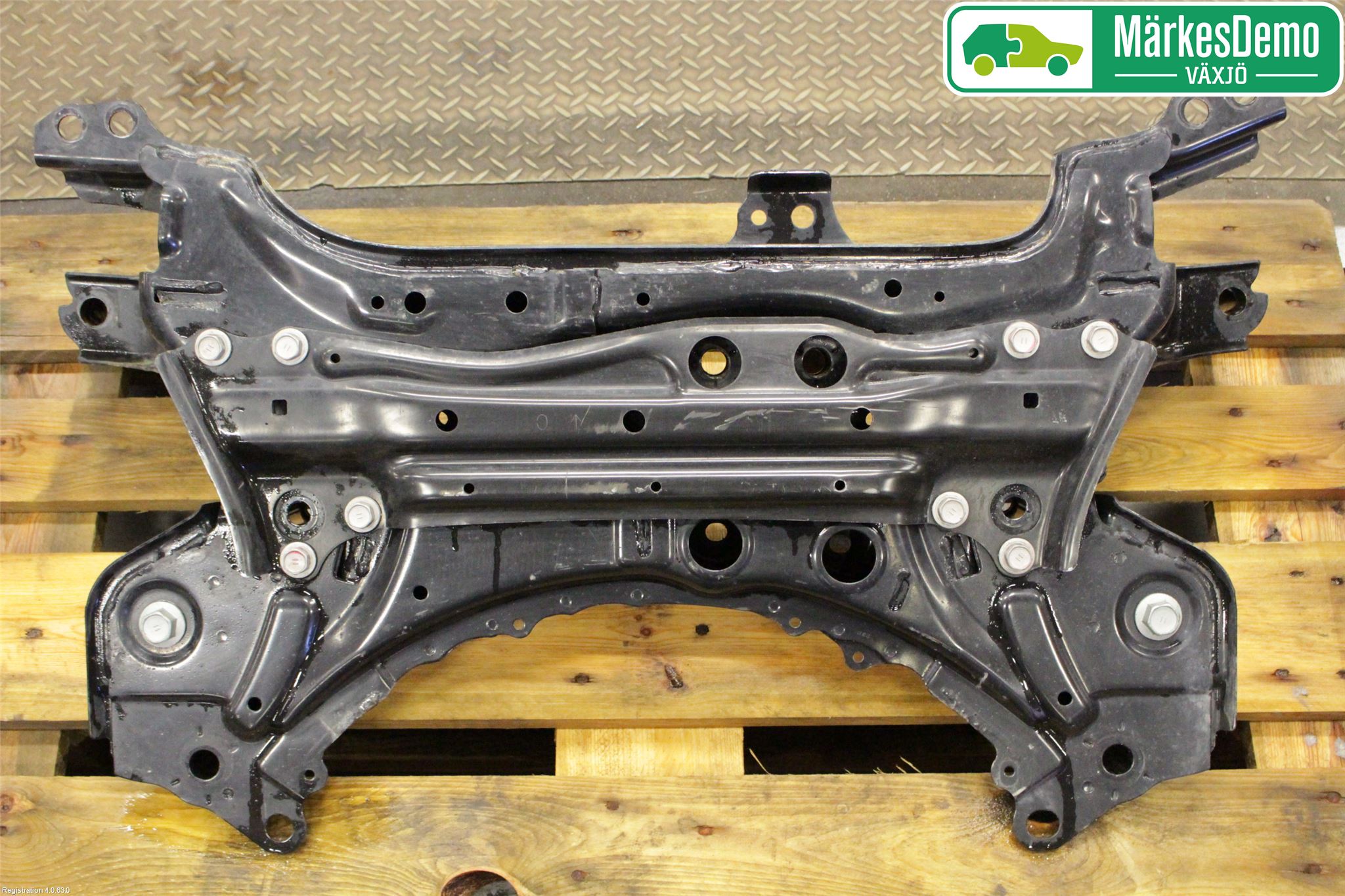 Toyota RAV4 13-18 Framvagnsbalk