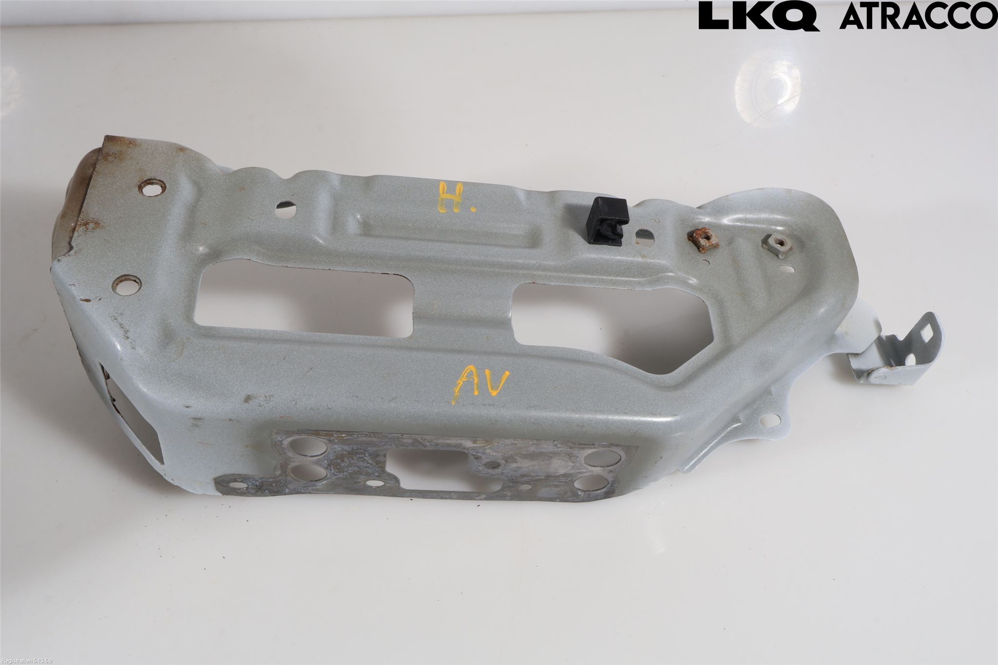Toyota YARIS XP130 15-20 Frontplåt