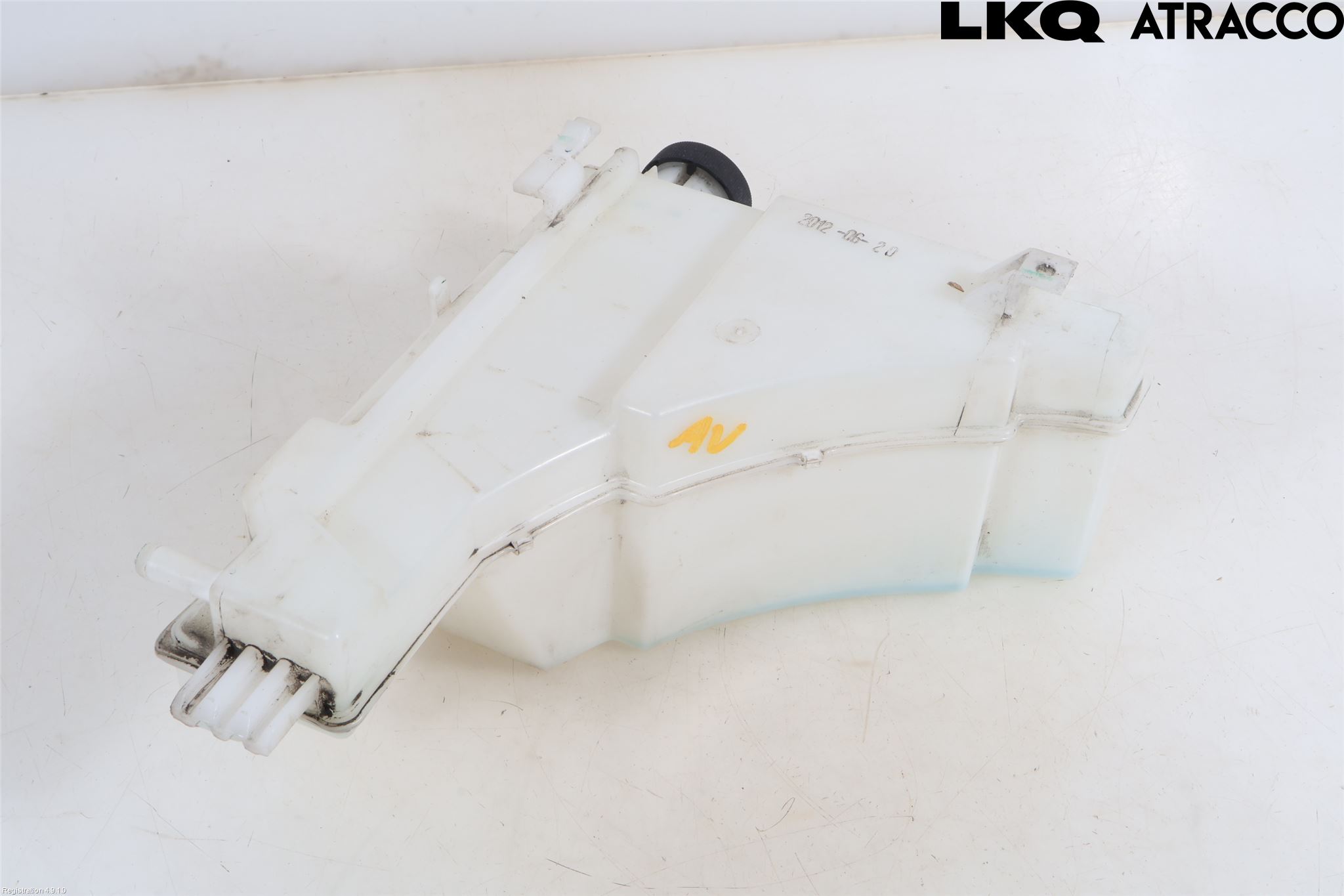 Nissan JUKE 10-14 Expansionstank