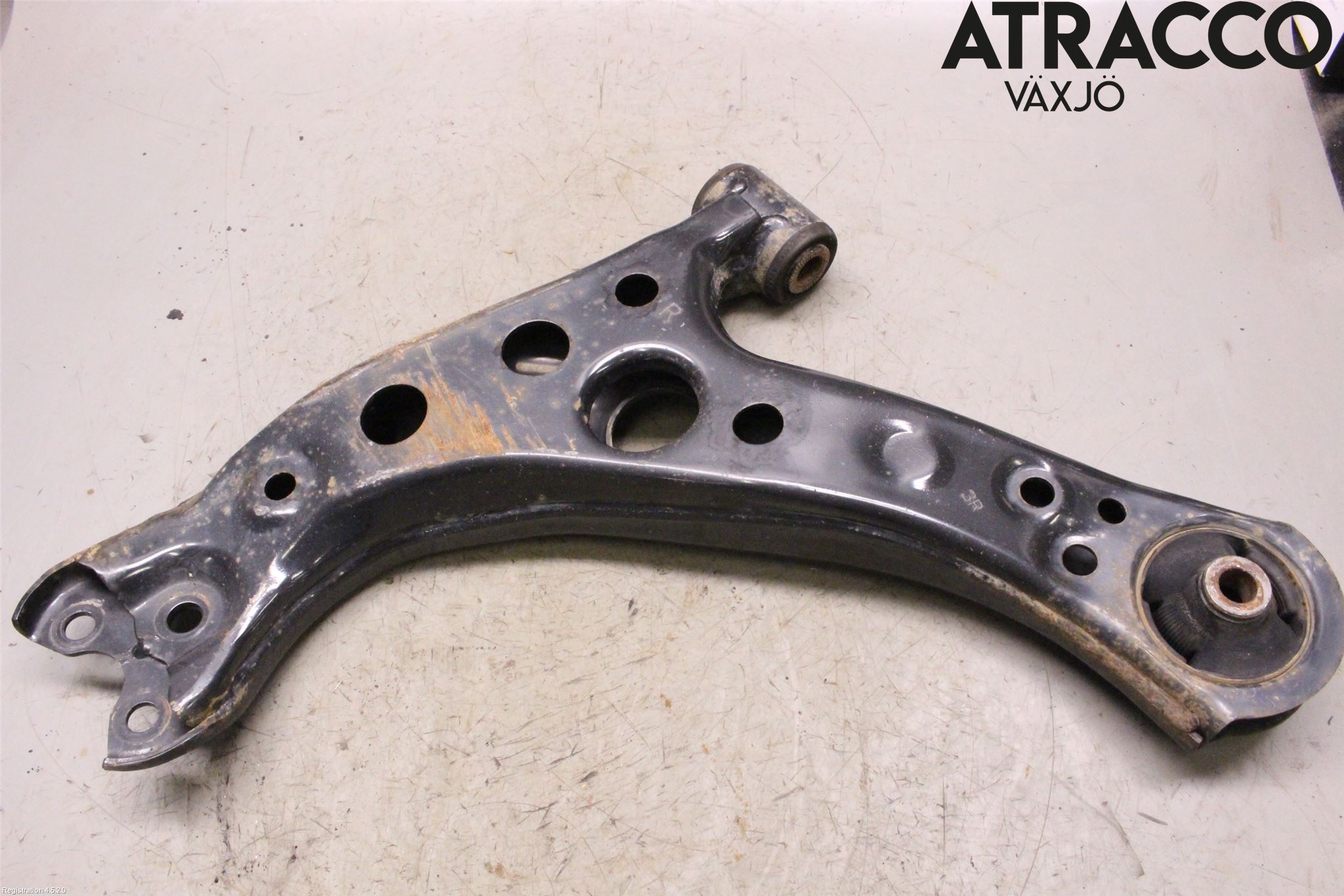 Toyota COROLLA 19- Bärarm Fram Undre Hö