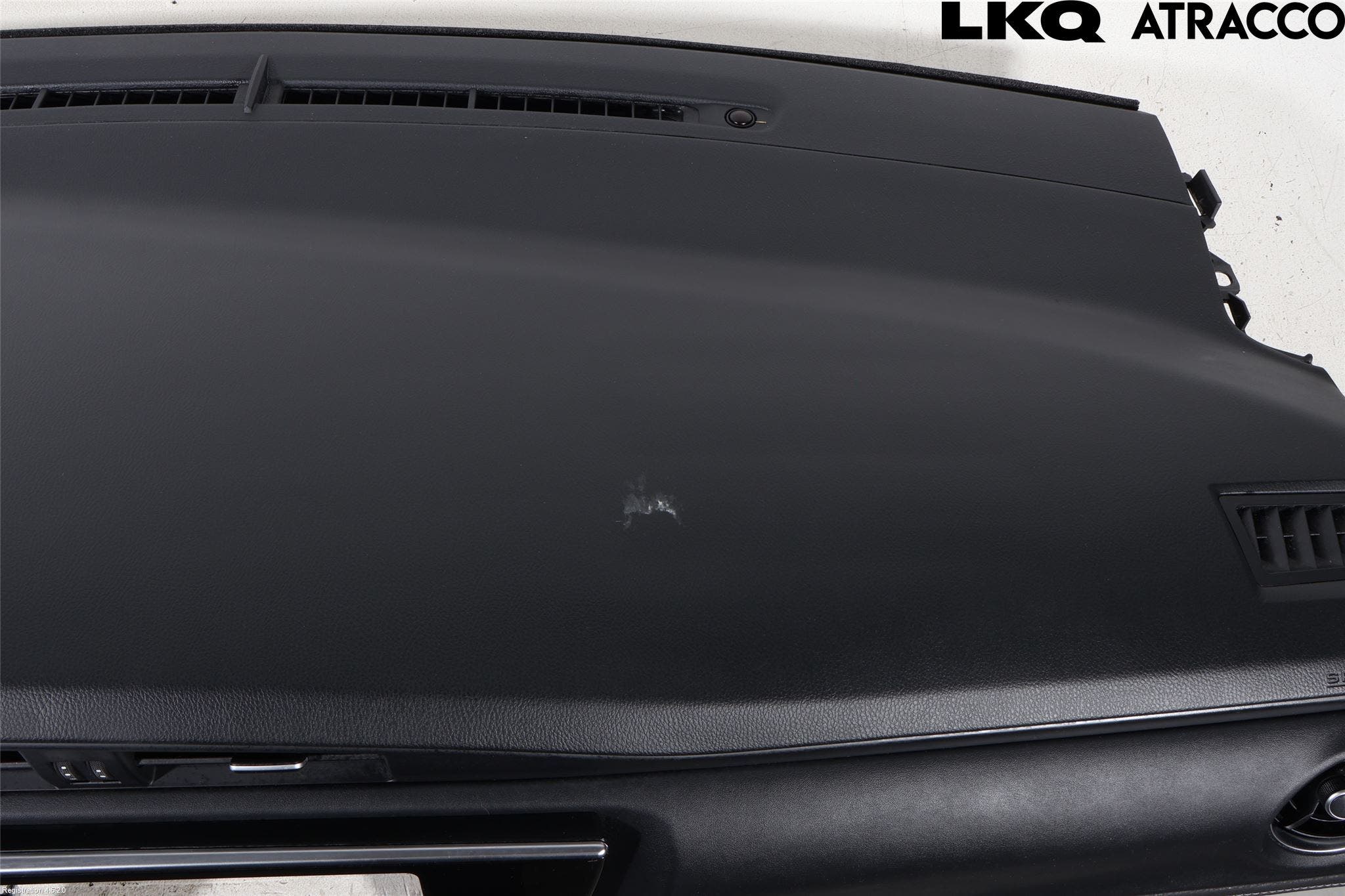 Toyota AURIS 13-19 Instrumentbräda