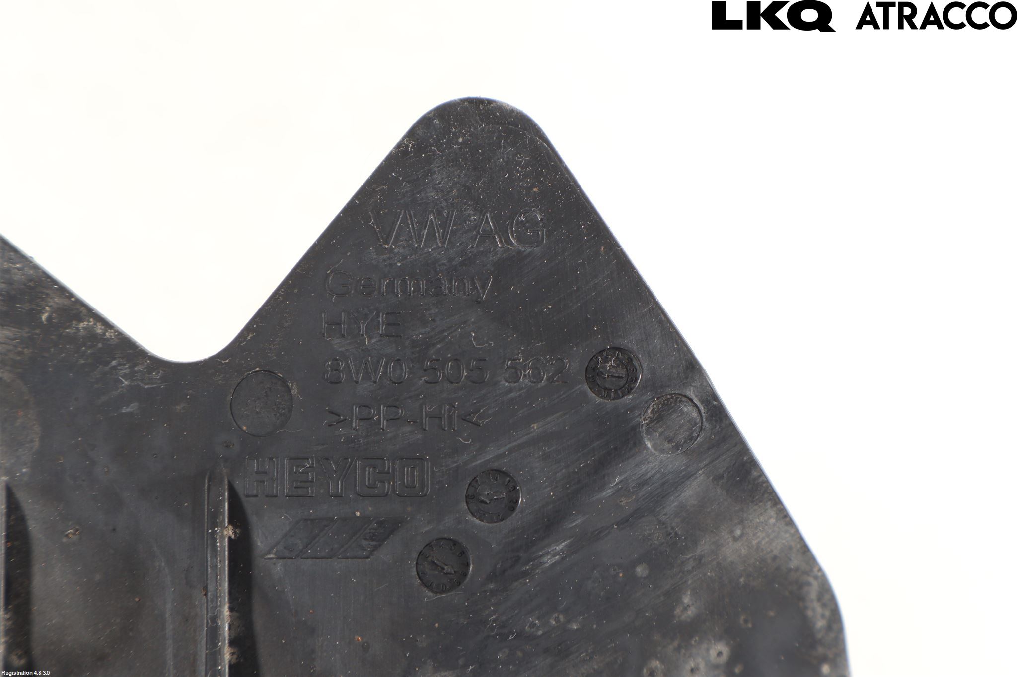 Audi A4/S4 B9 16-19 Hasplåt Plåt-Plast