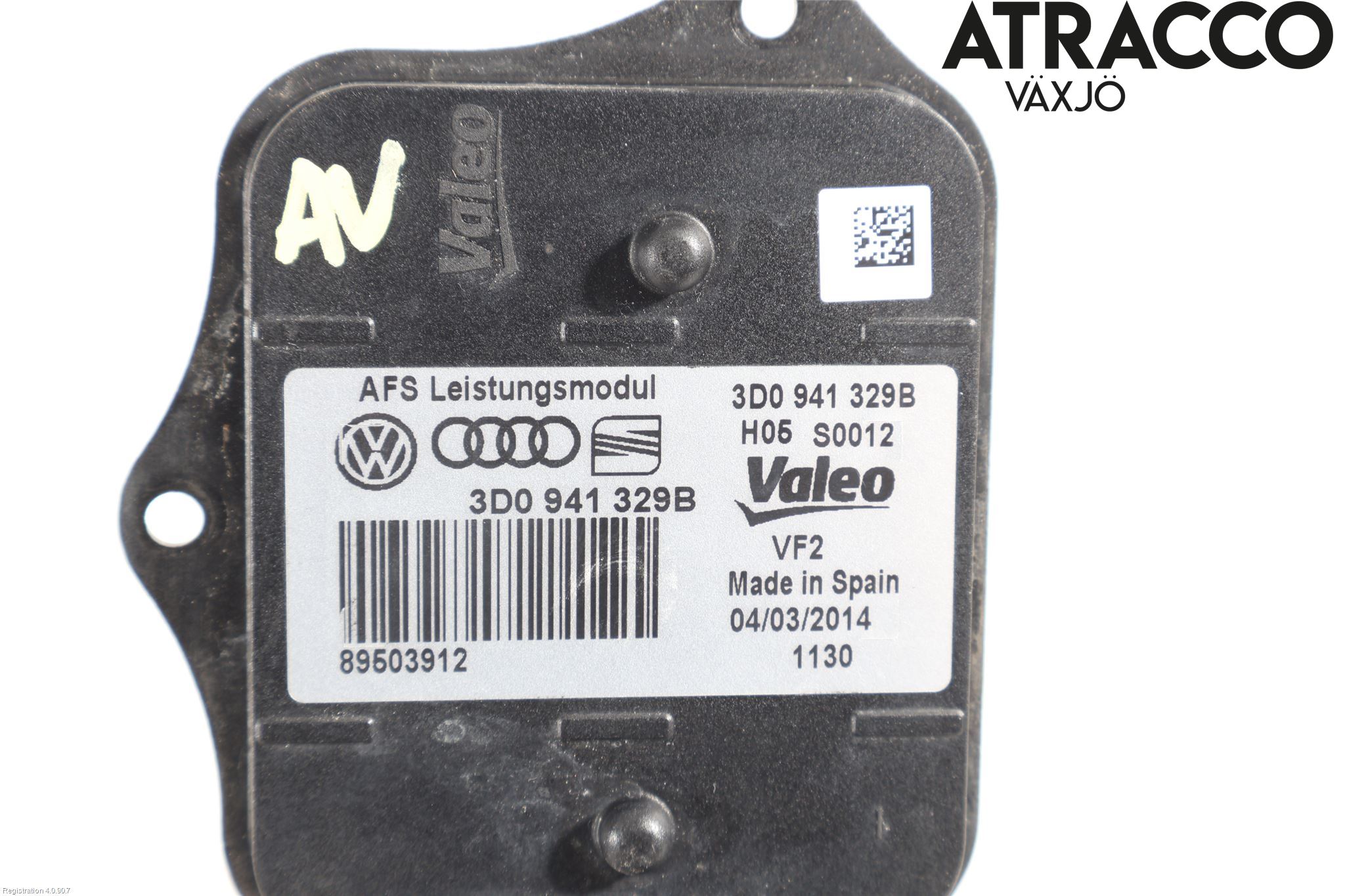 Volkswagen VW PASSAT 11-14 Styrenhet Strålkastare