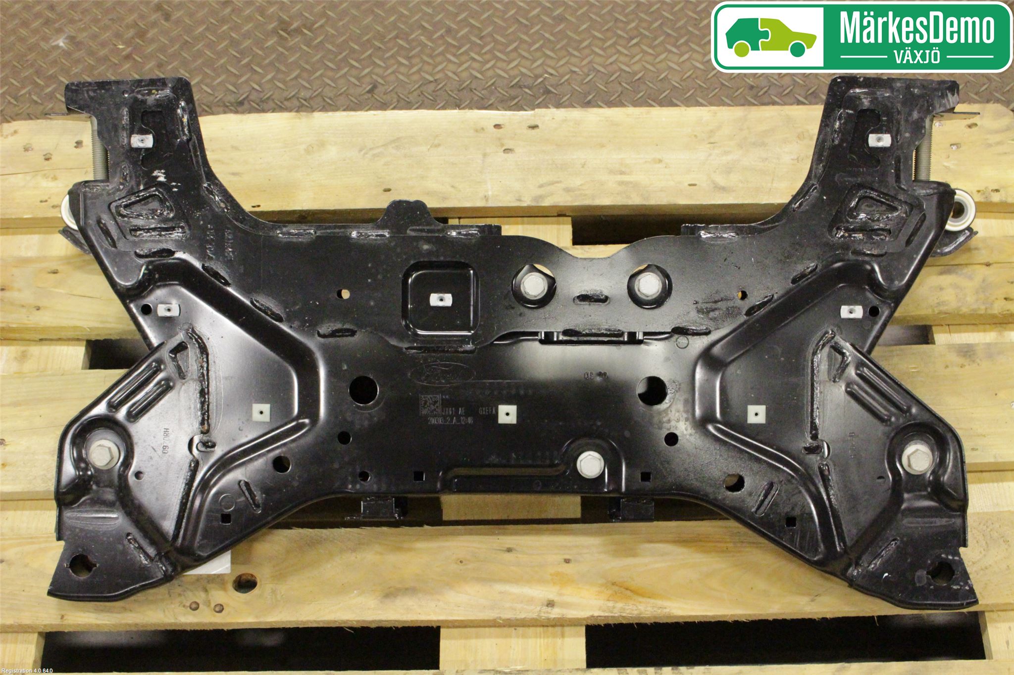 Ford FOCUS 19- Framvagnsbalk