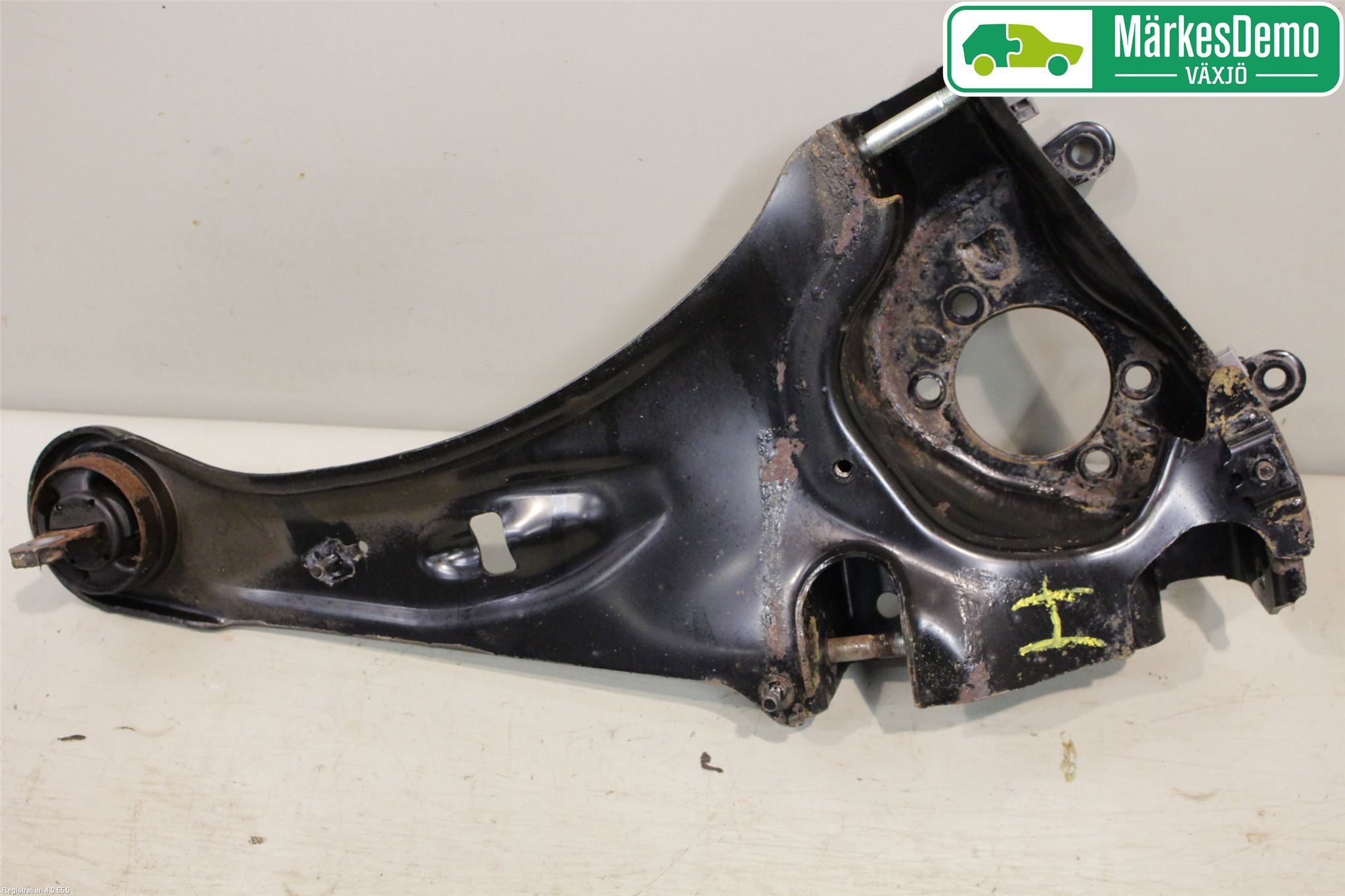 Mitsubishi OUTLANDER 13-21 Bärarm Bak Höger