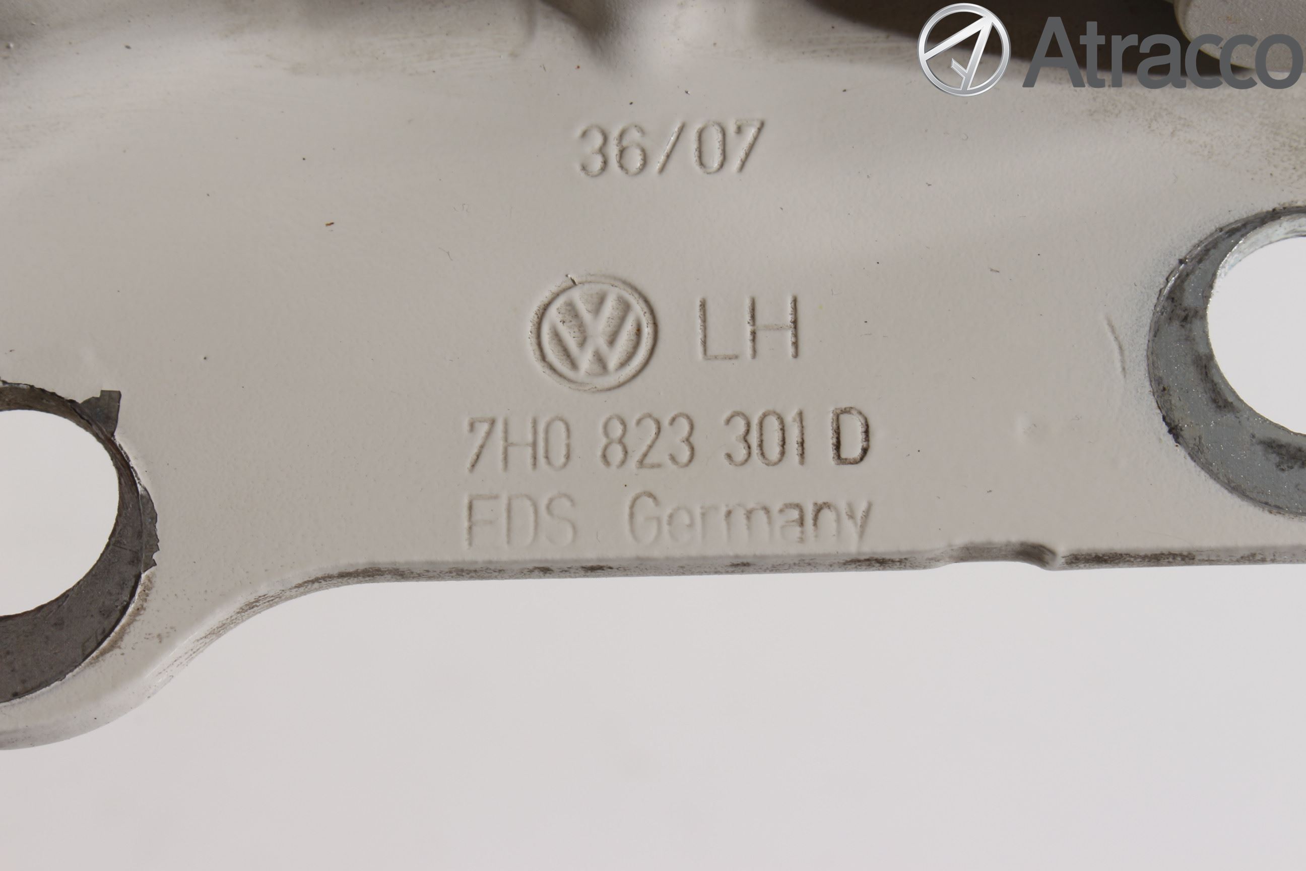 Volkswagen VW TRANSP/CARAVELLE (T5) 04-15 Huvgångjärn