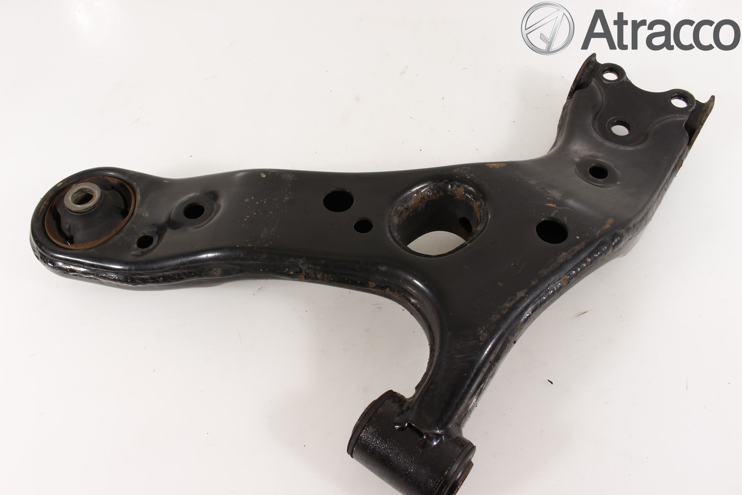 Toyota VERSO 09-18 Bärarm Fram Undre Hö