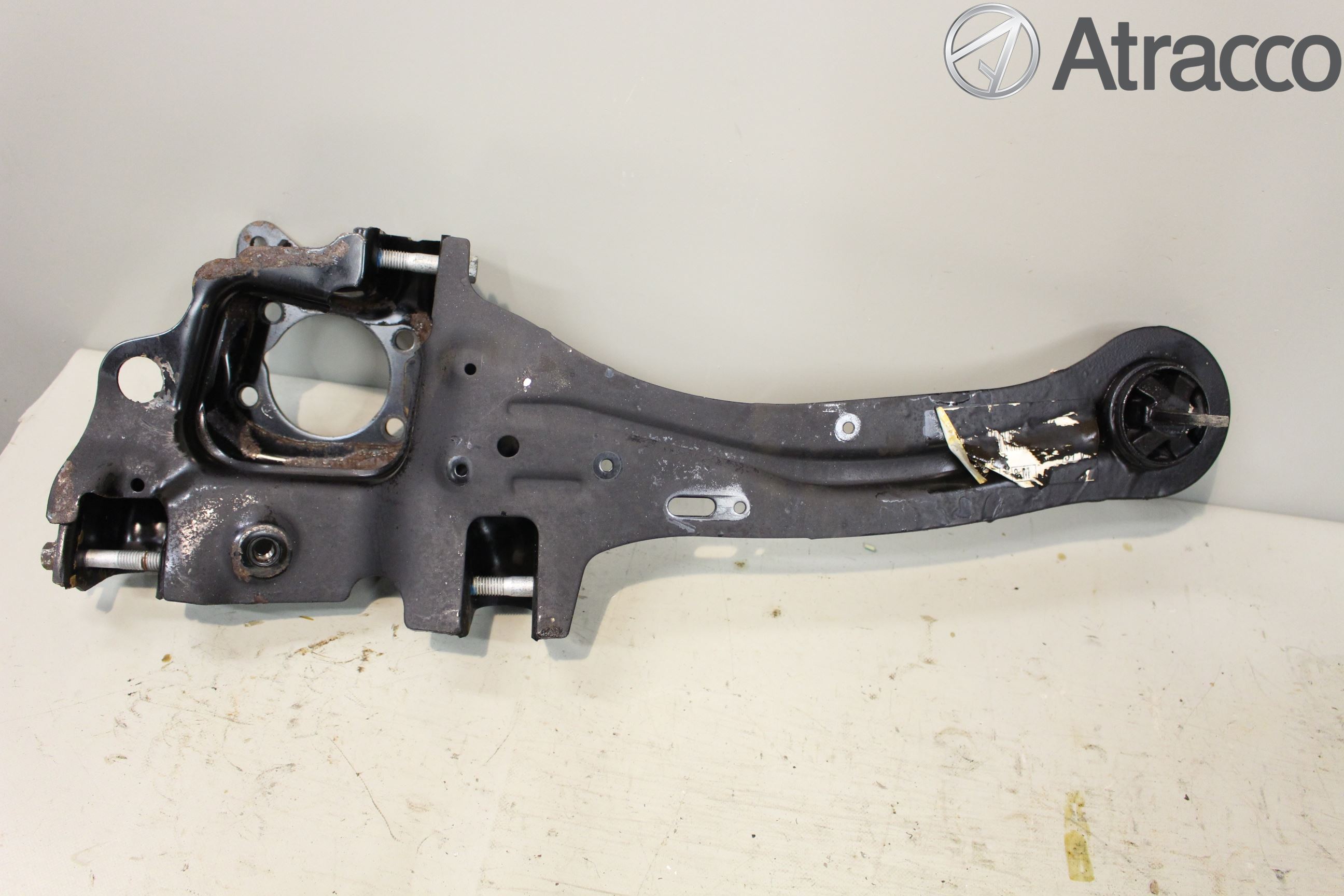 Ford FOCUS 15-18 Bärarm Bak Vänster