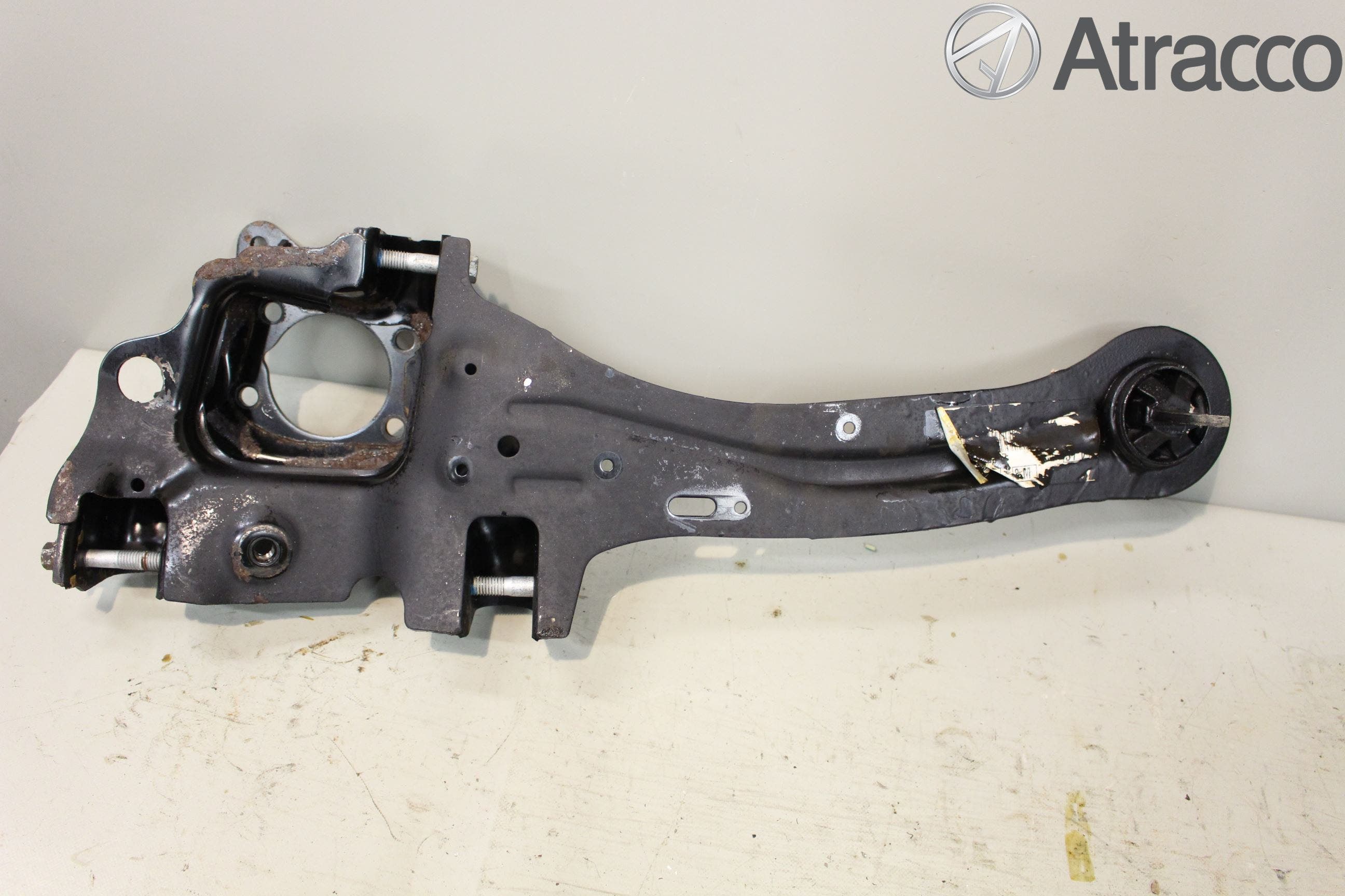 Ford FOCUS 15-18 Bärarm Bak Vänster