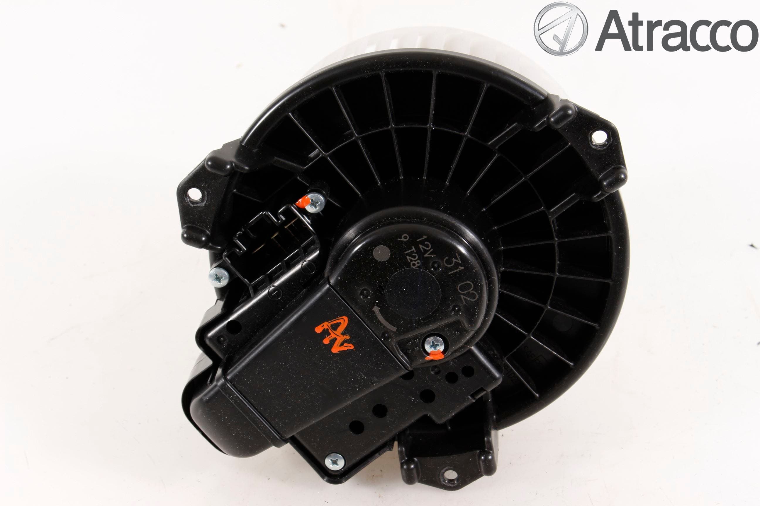 Toyota YARIS XP130 15-20 Värmefläkt