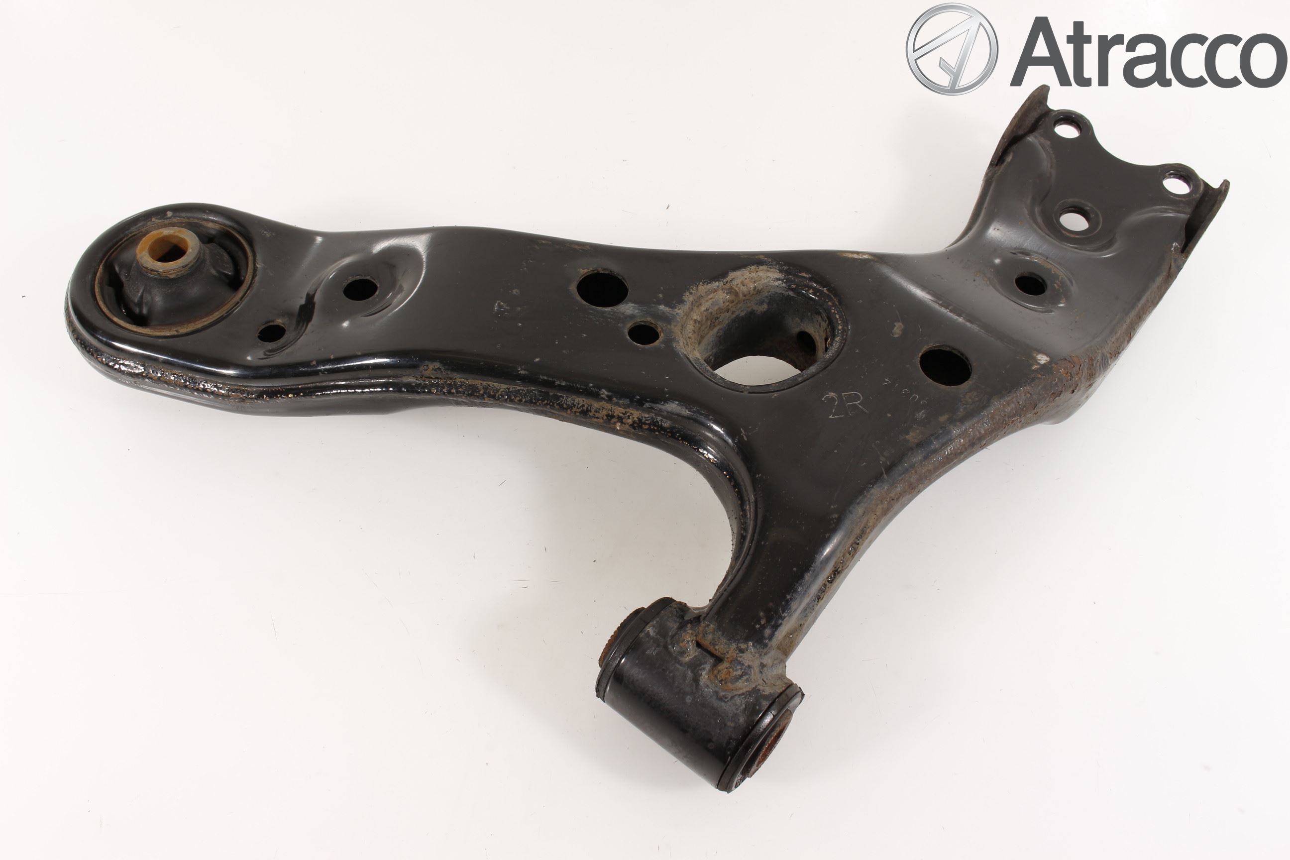 Toyota AVENSIS 09-15 Bärarm Fram Undre Hö