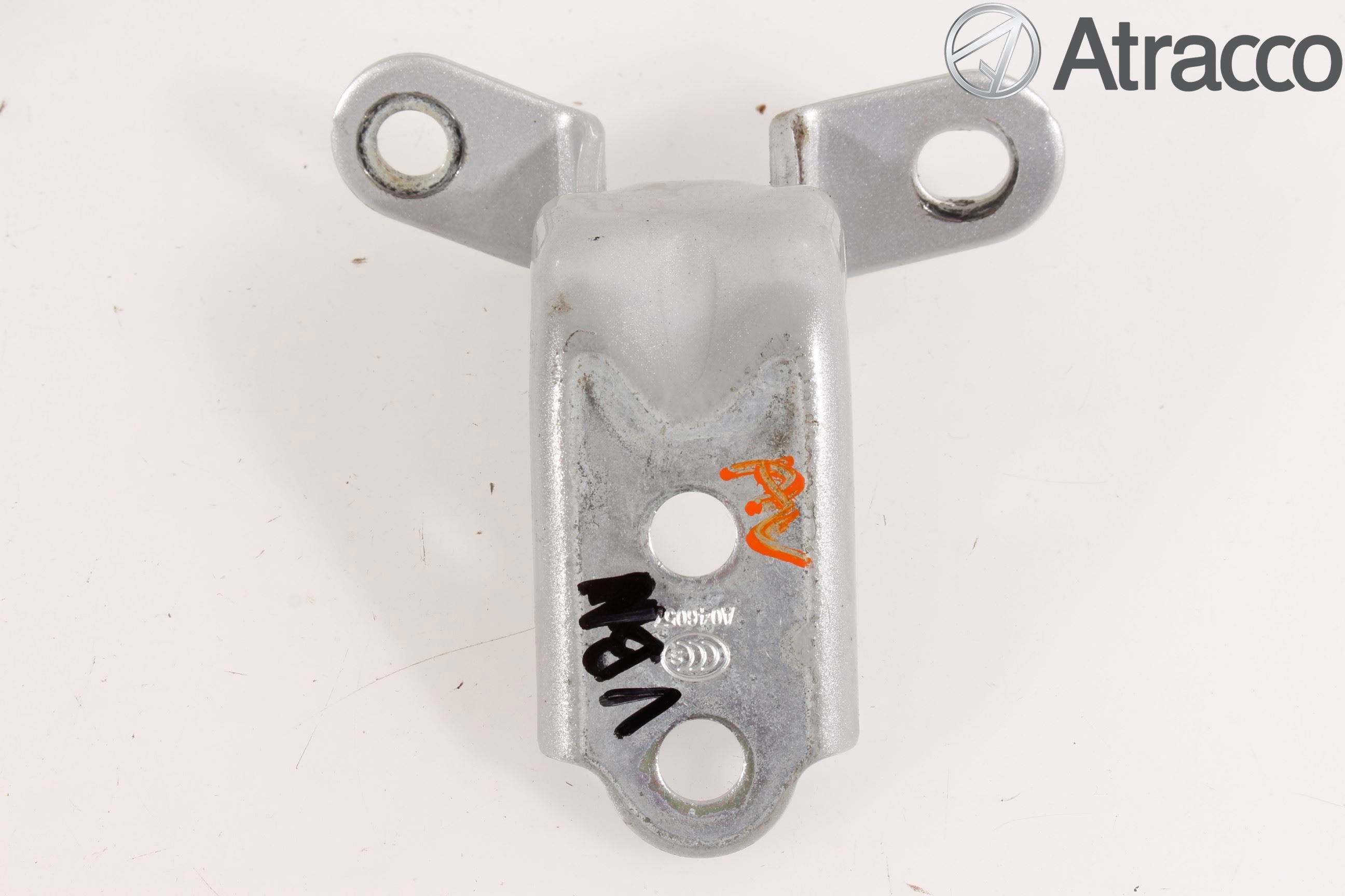 Hyundai i20 GB 15-20 Dörrgångjärn