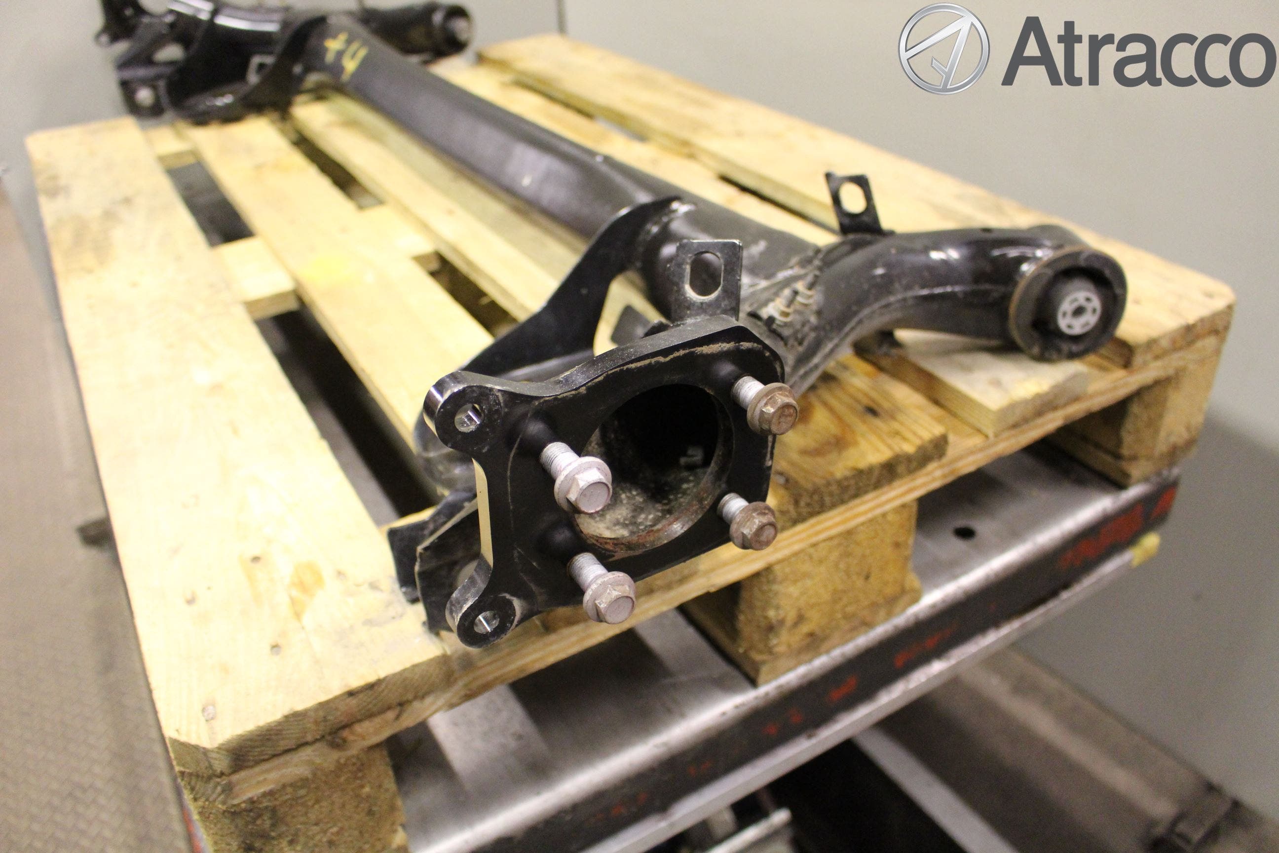 Toyota YARIS XP130 15-20 Bakaxelbalk