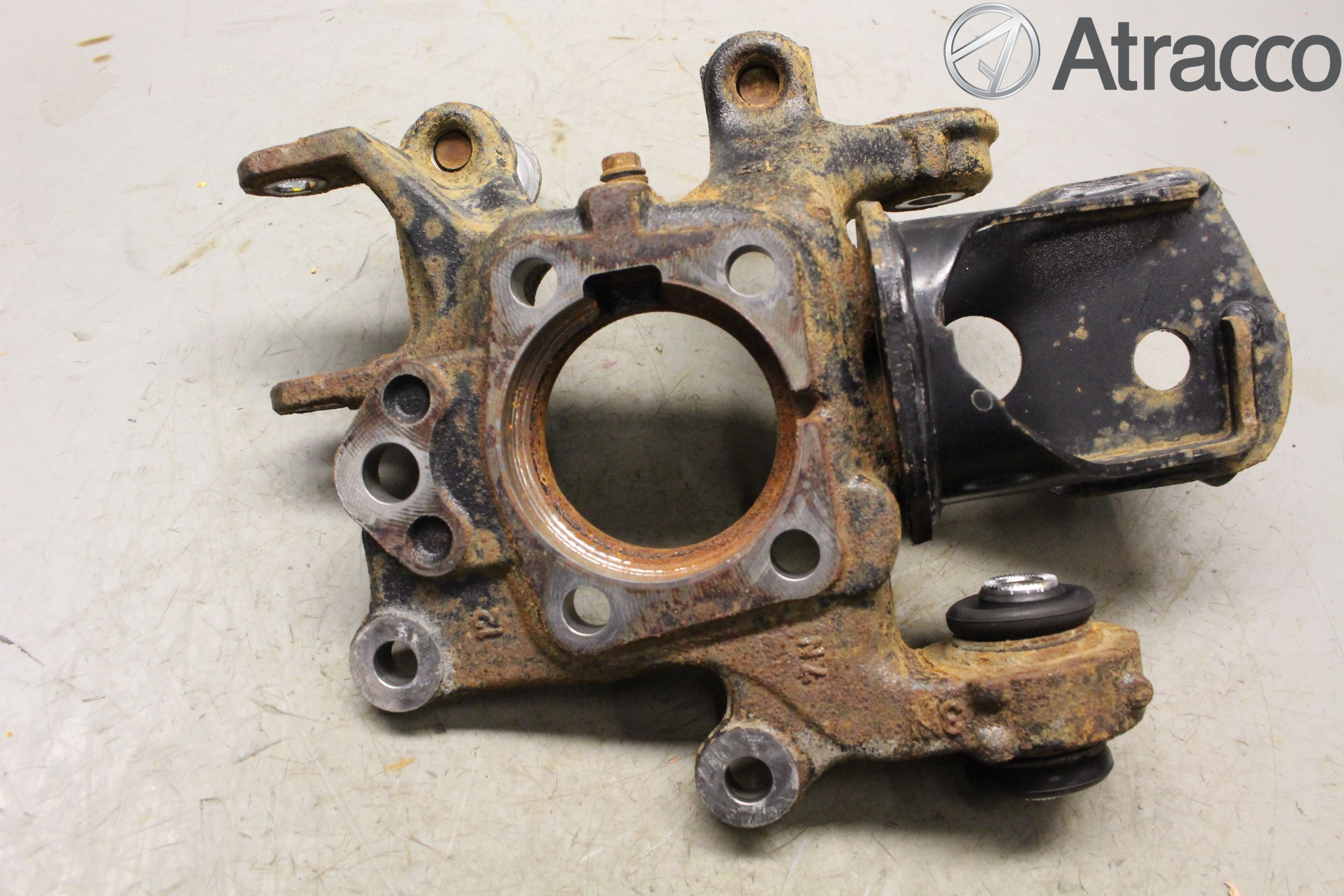 Toyota RAV4 13-18 Hjullagerhus-Spindel Hö B