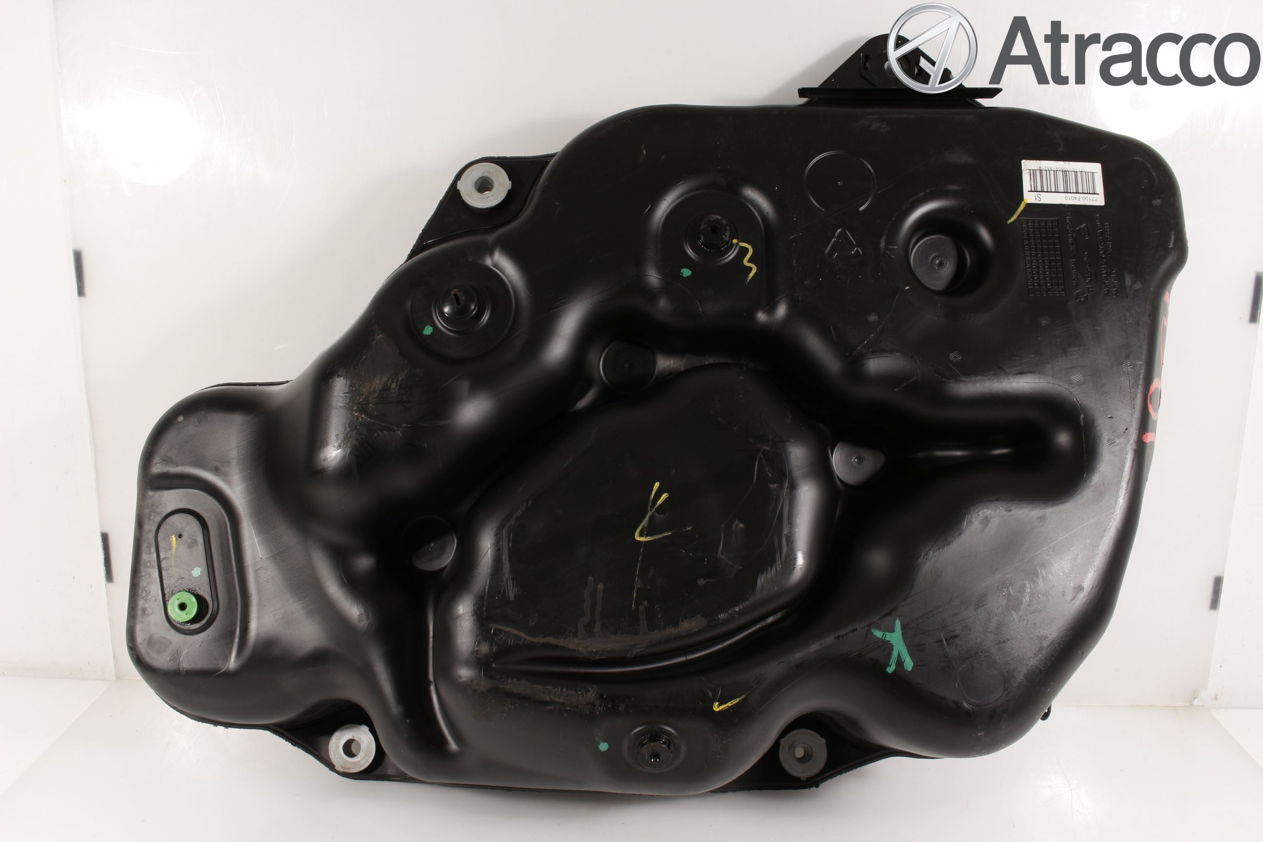 Toyota C-HR 16-23 Bränsletank Insprutning