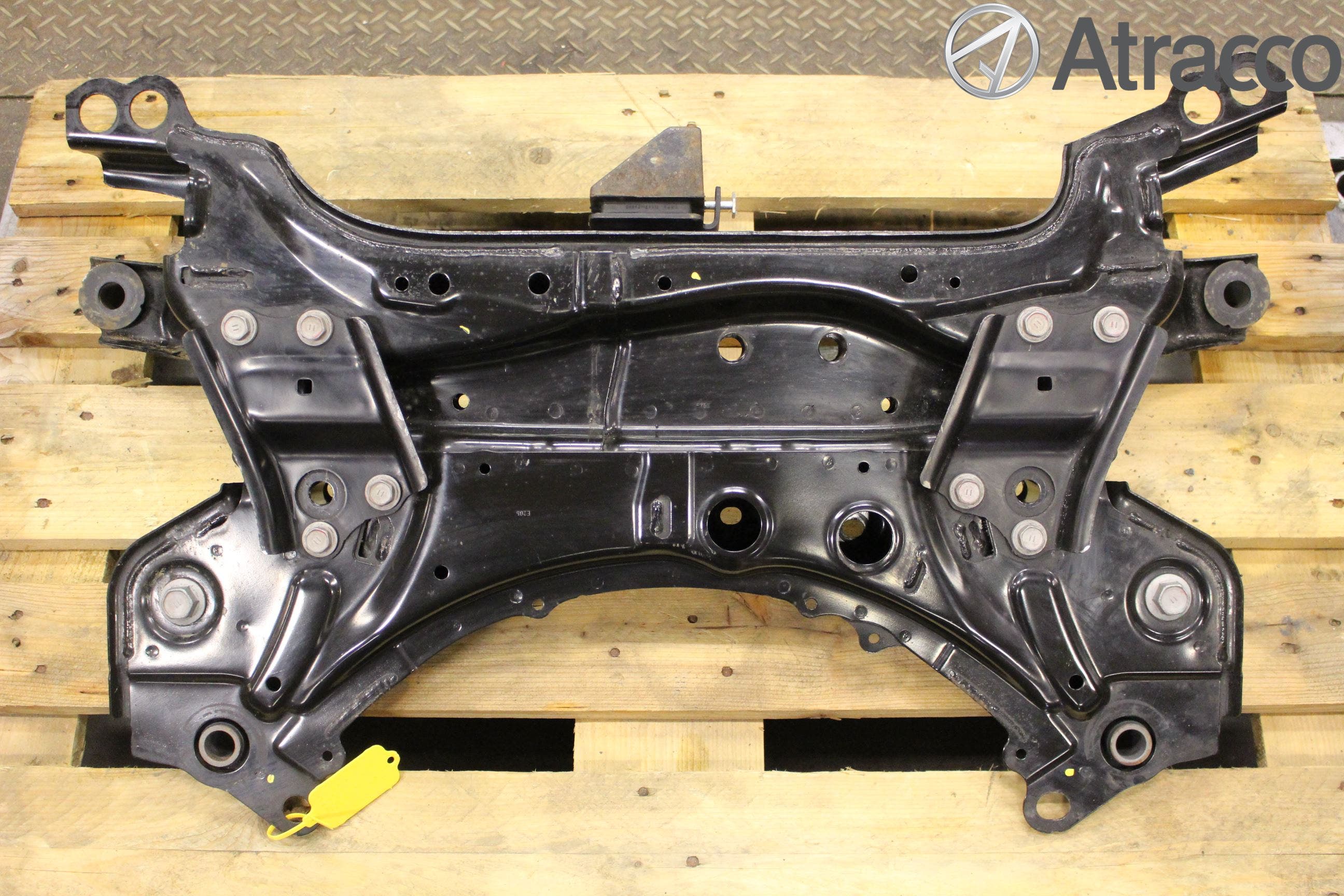 Toyota AVENSIS 16-18 Framvagnsbalk