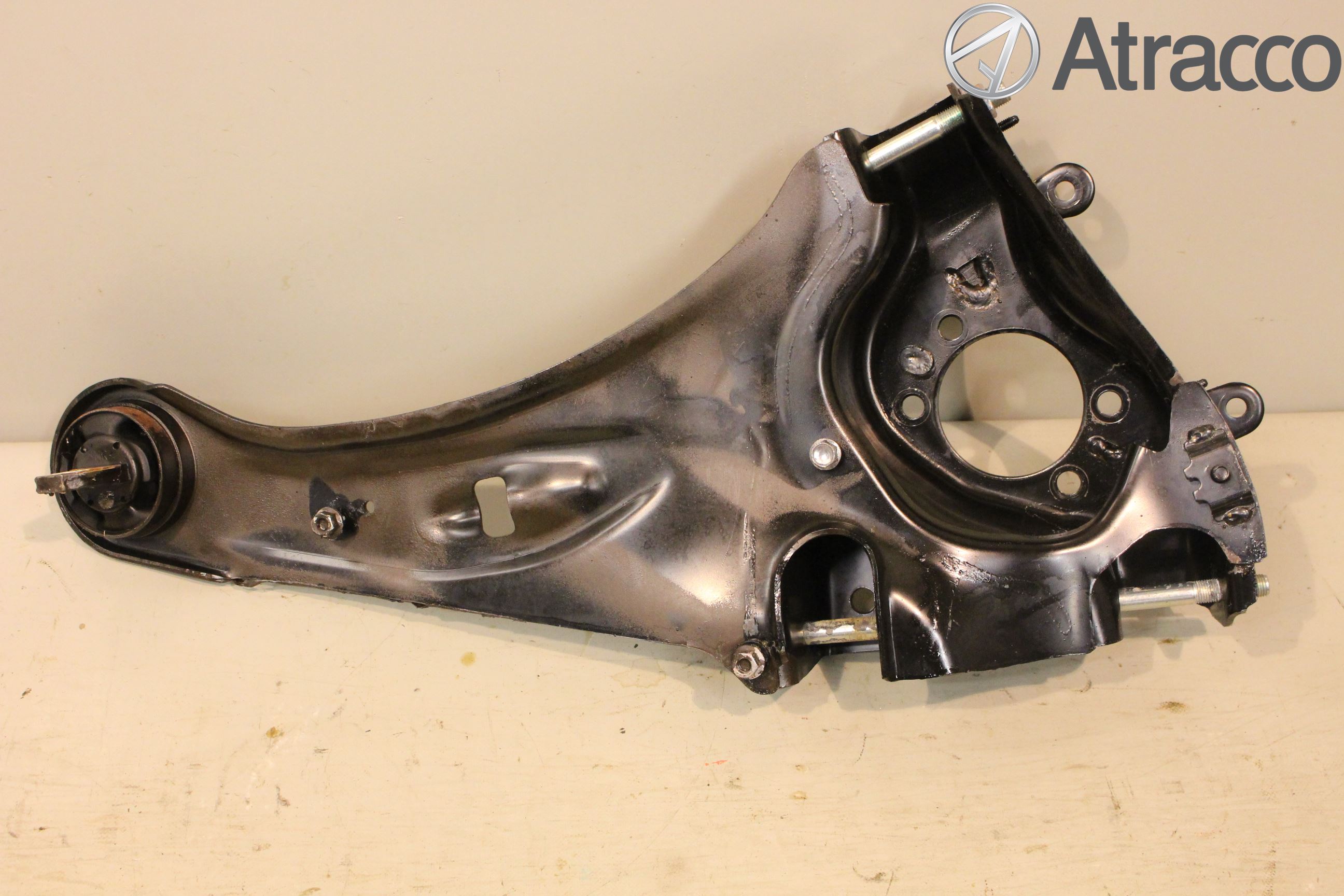 Mitsubishi OUTLANDER 13-21 Bärarm Bak Höger