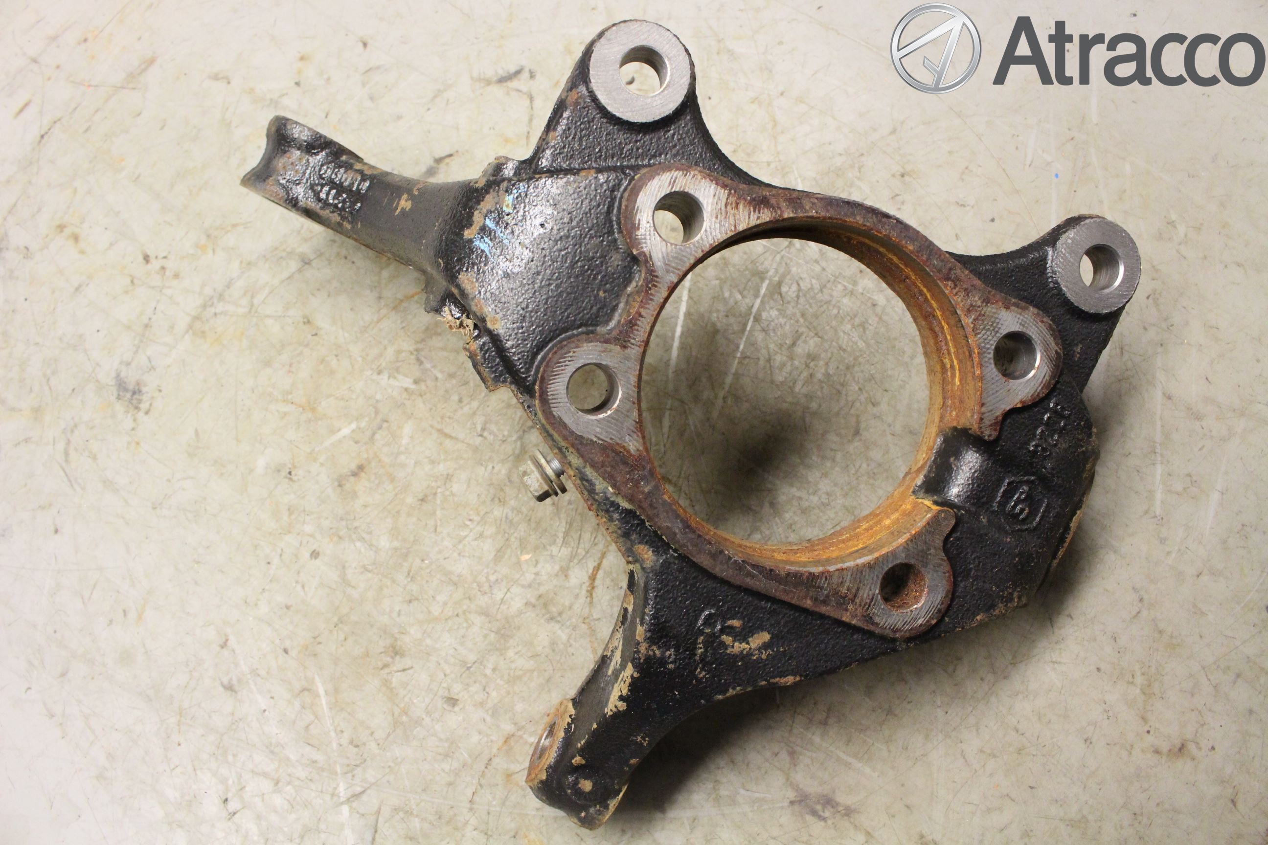 Toyota AVENSIS 16-18 Styrspindel Lagerhus Hö