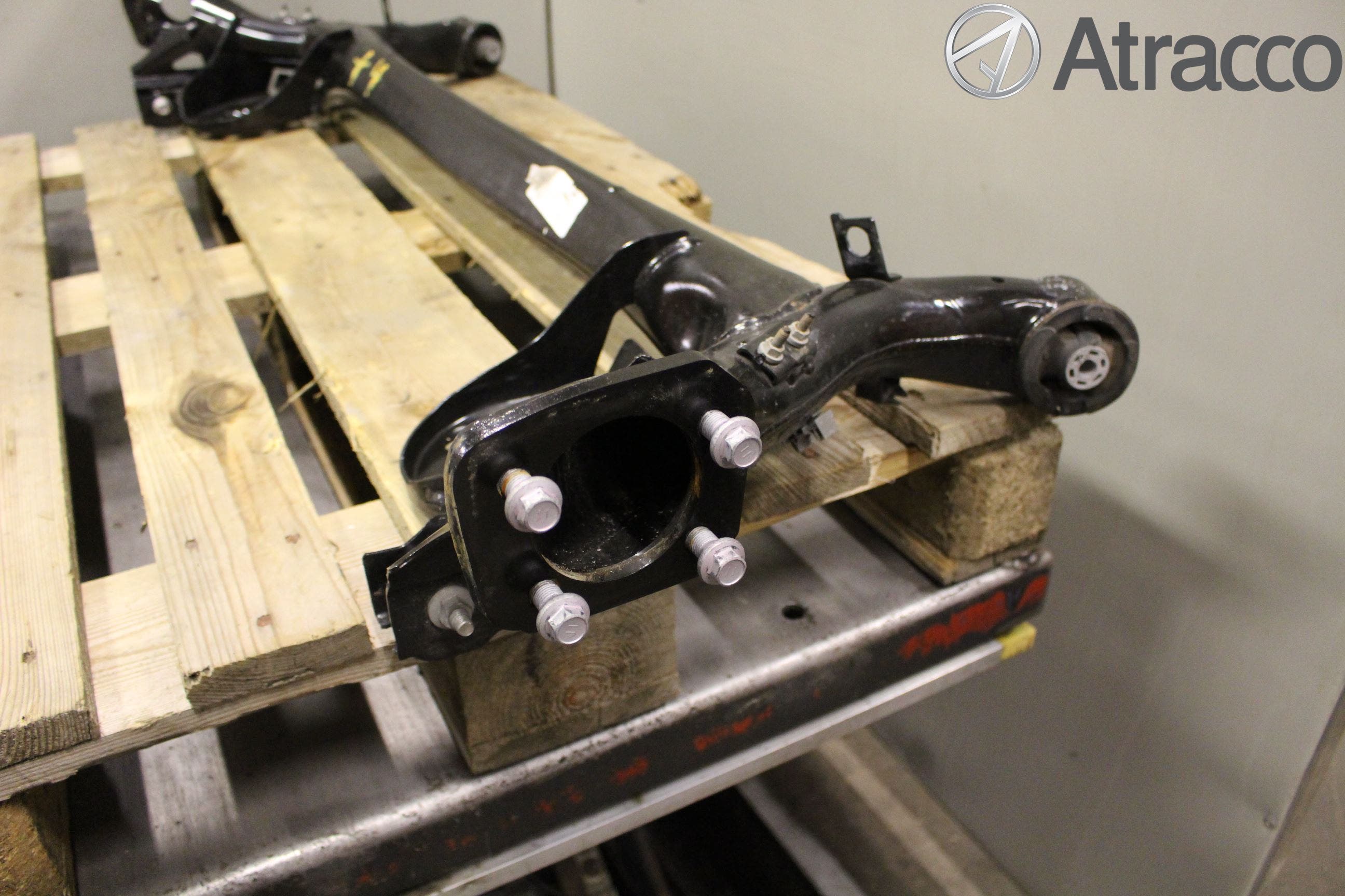 Toyota YARIS XP130 15-20 Bakaxelbalk