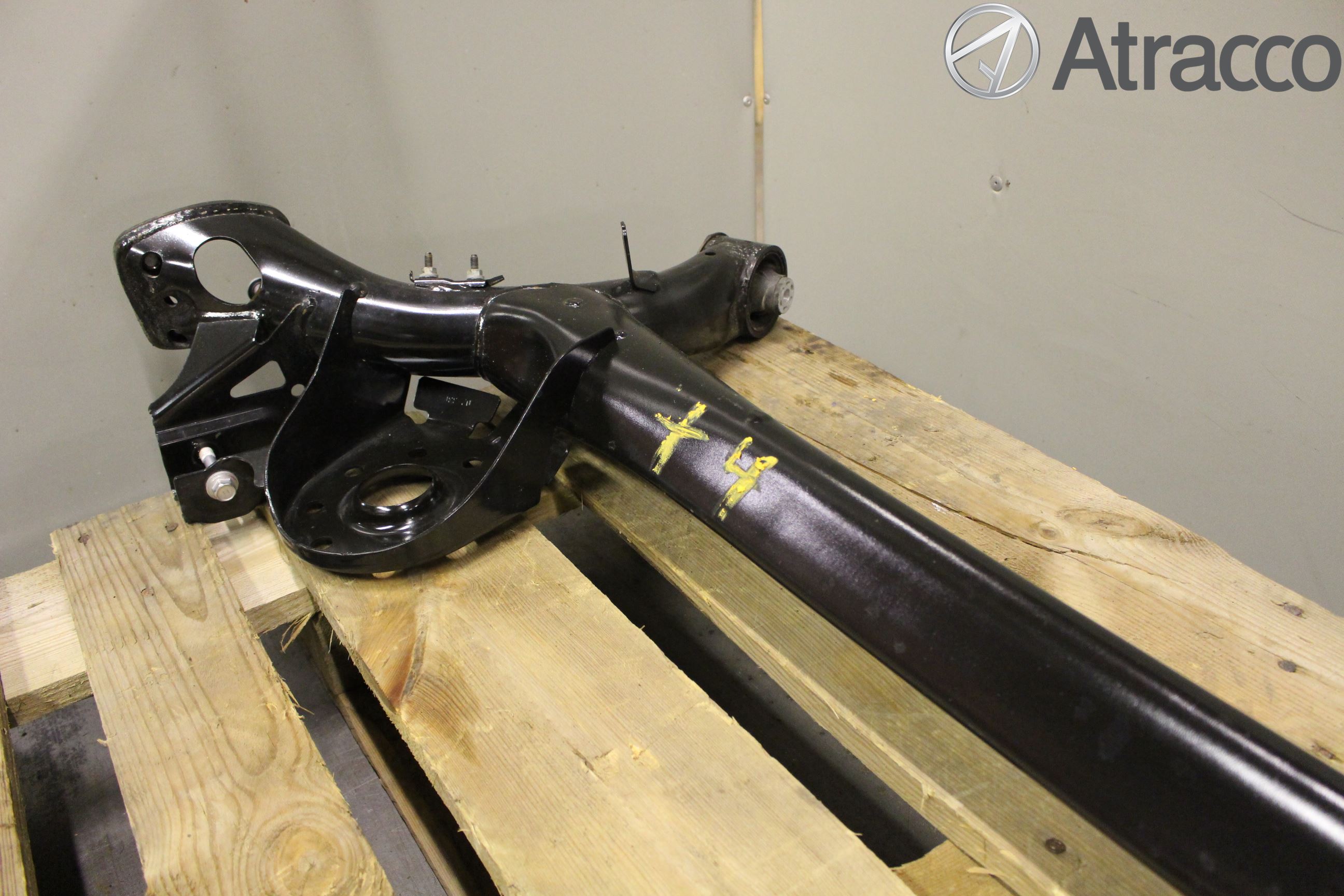 Toyota YARIS XP130 15-20 Bakaxelbalk