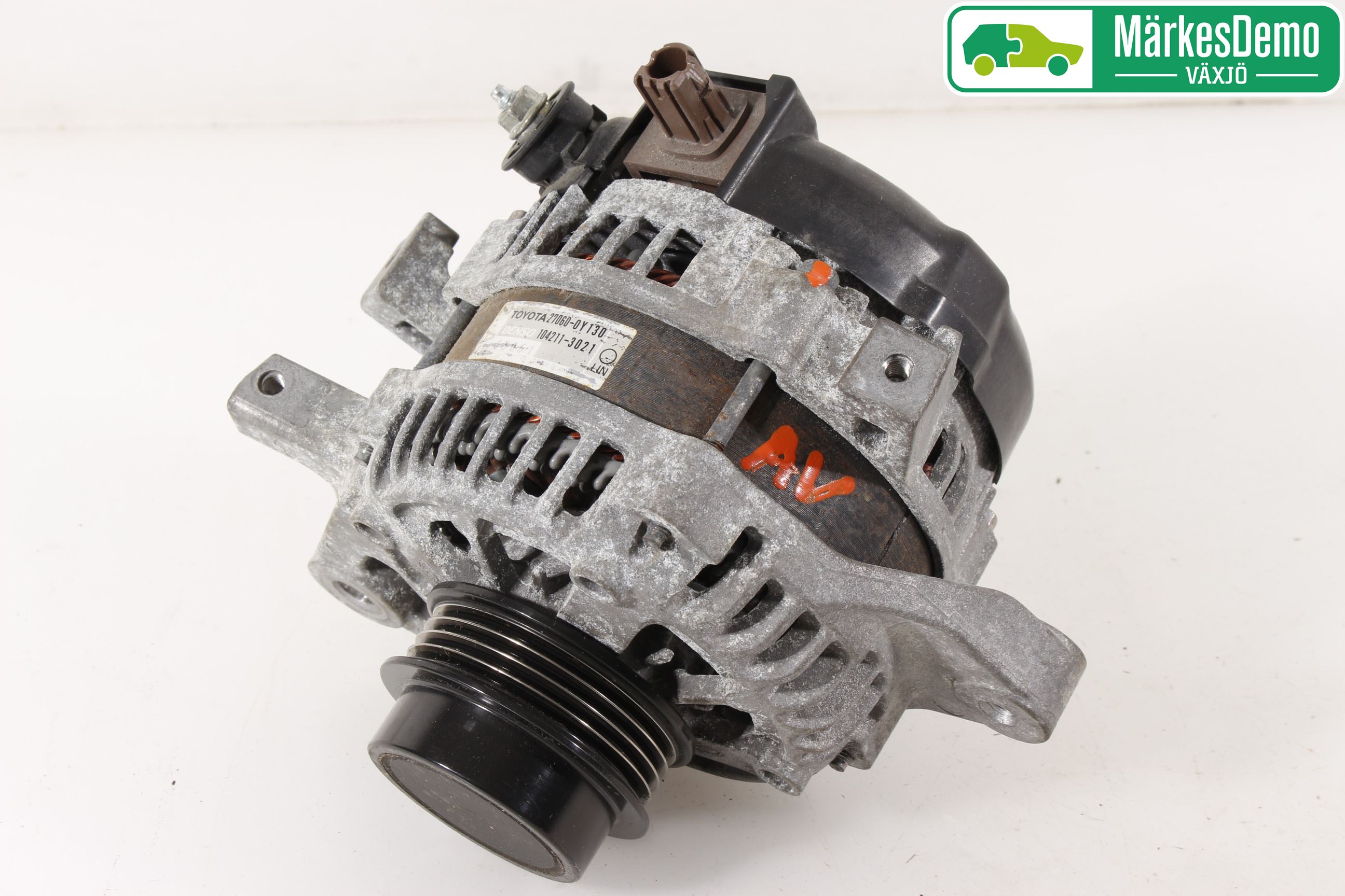 Toyota YARIS XP130 12-14 Generator