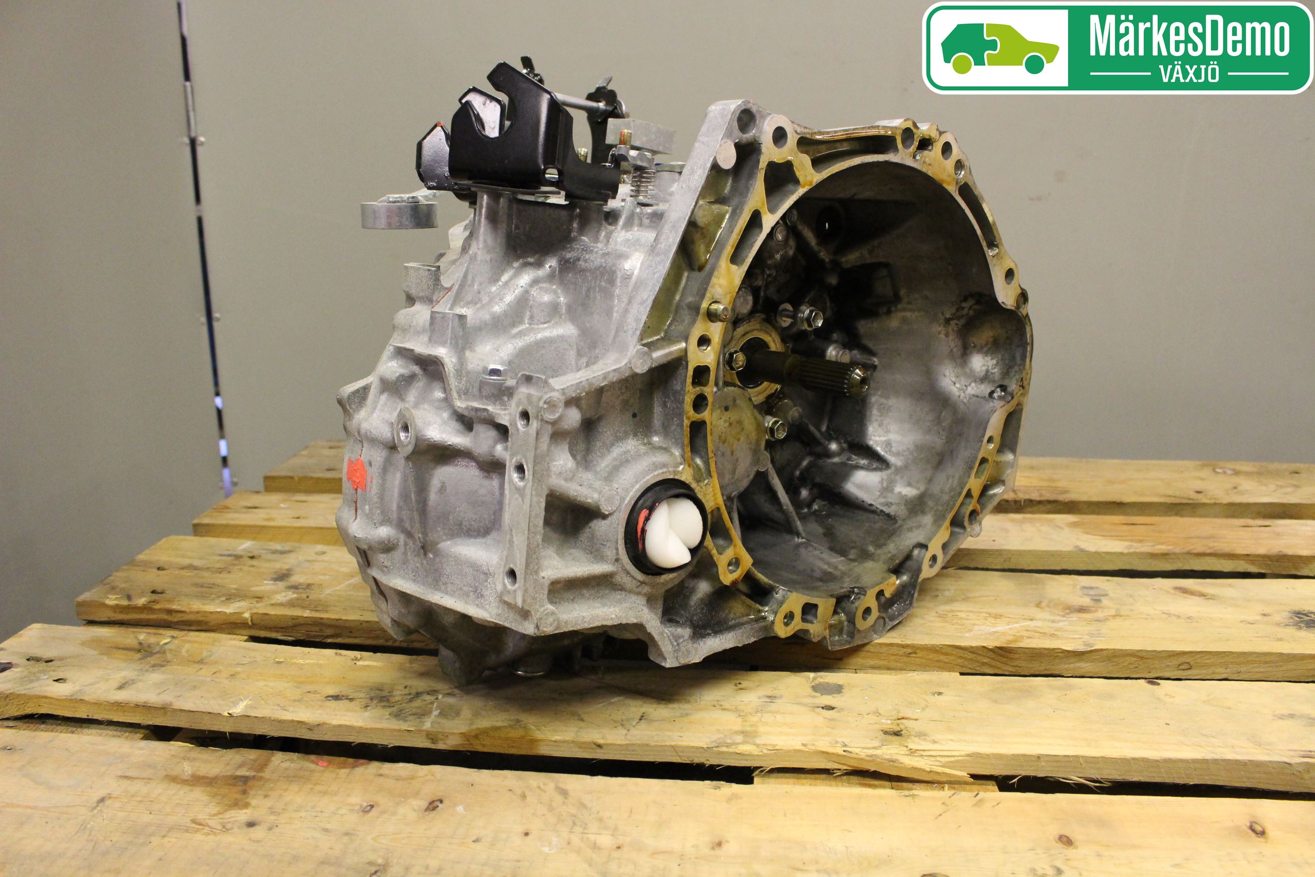 Toyota AURIS 13-19 Växellåda Man 6 Vxl