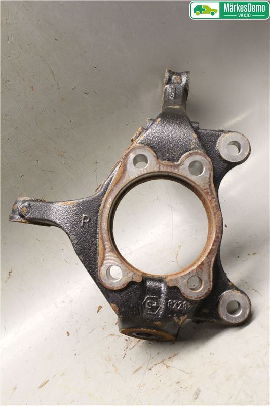 Toyota AURIS 13-19 Styrspindel Lagerhus Hö