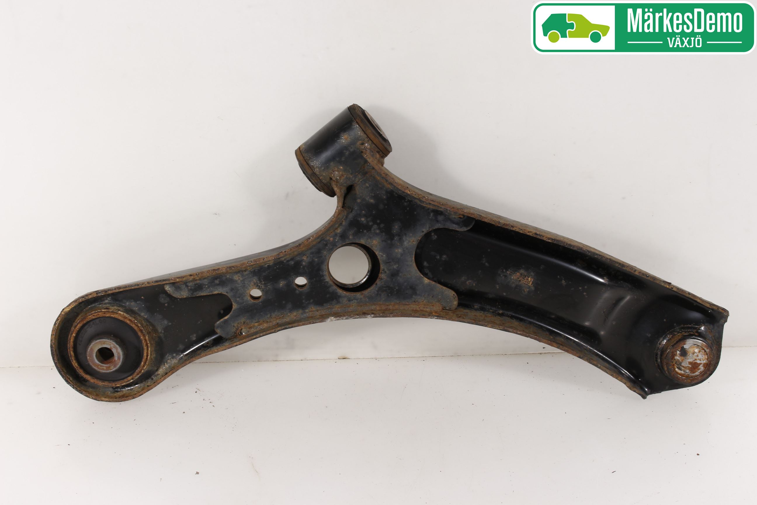 Suzuki SX4 S-CROSS 14-21 Bärarm Fram Undre Vä