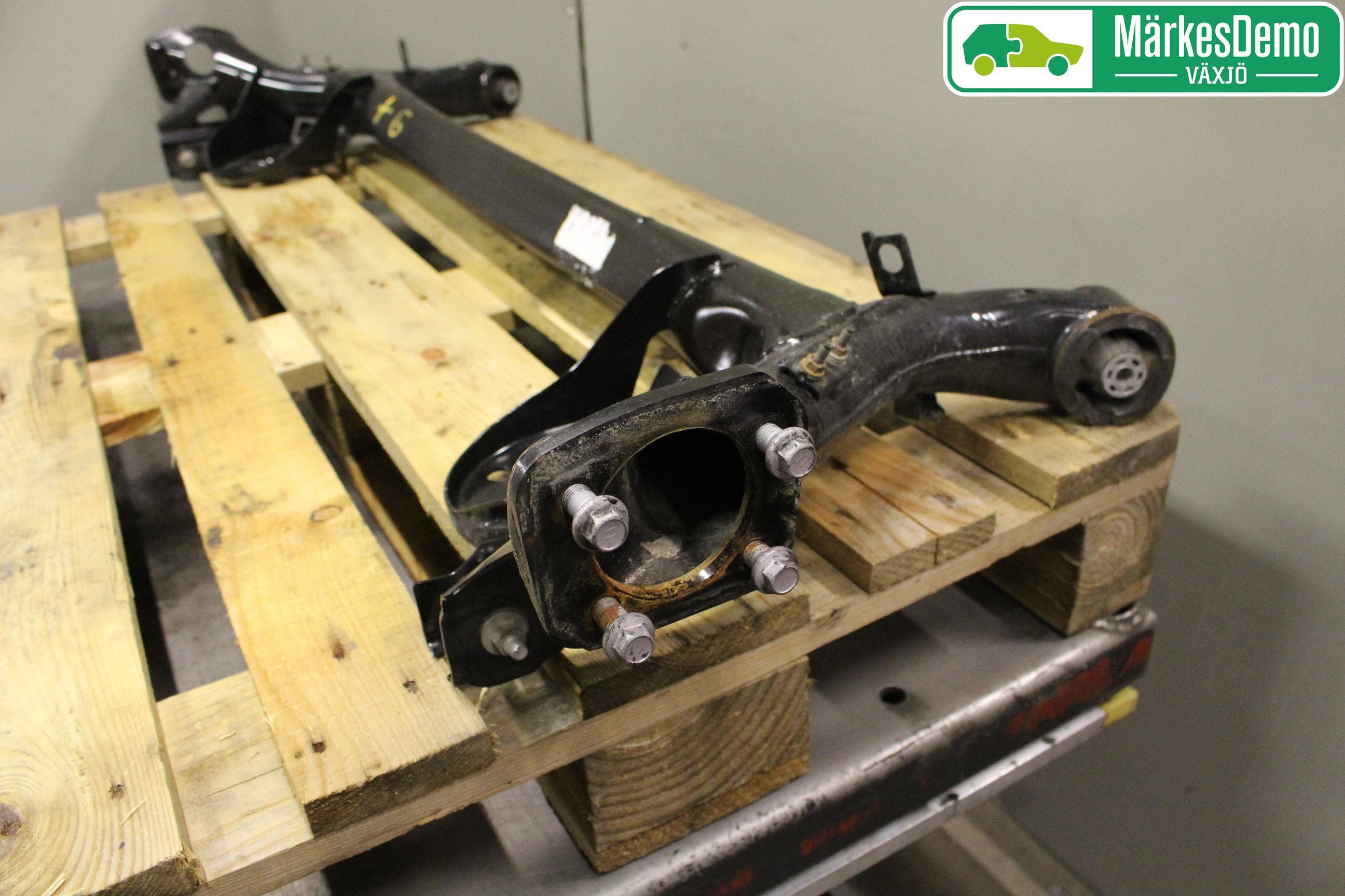 Toyota YARIS XP130 15-20 Bakaxelbalk