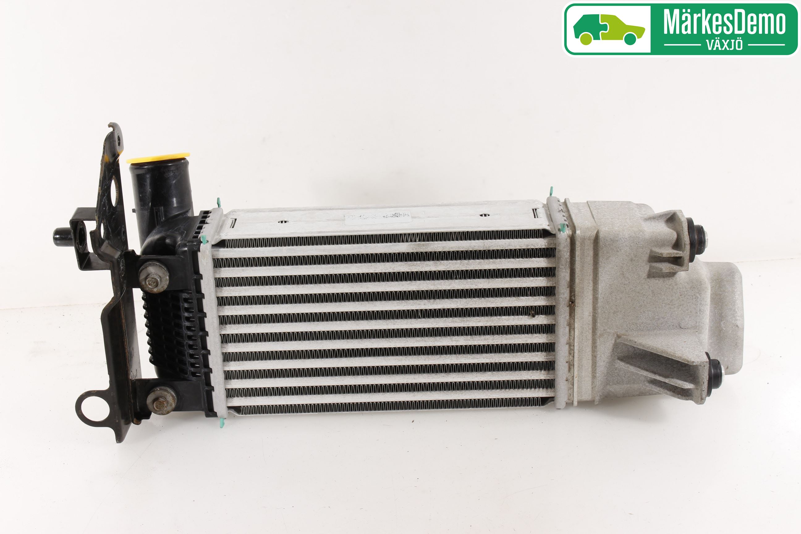 Toyota AURIS 10-12 Laddluft-Intercooler Kyl