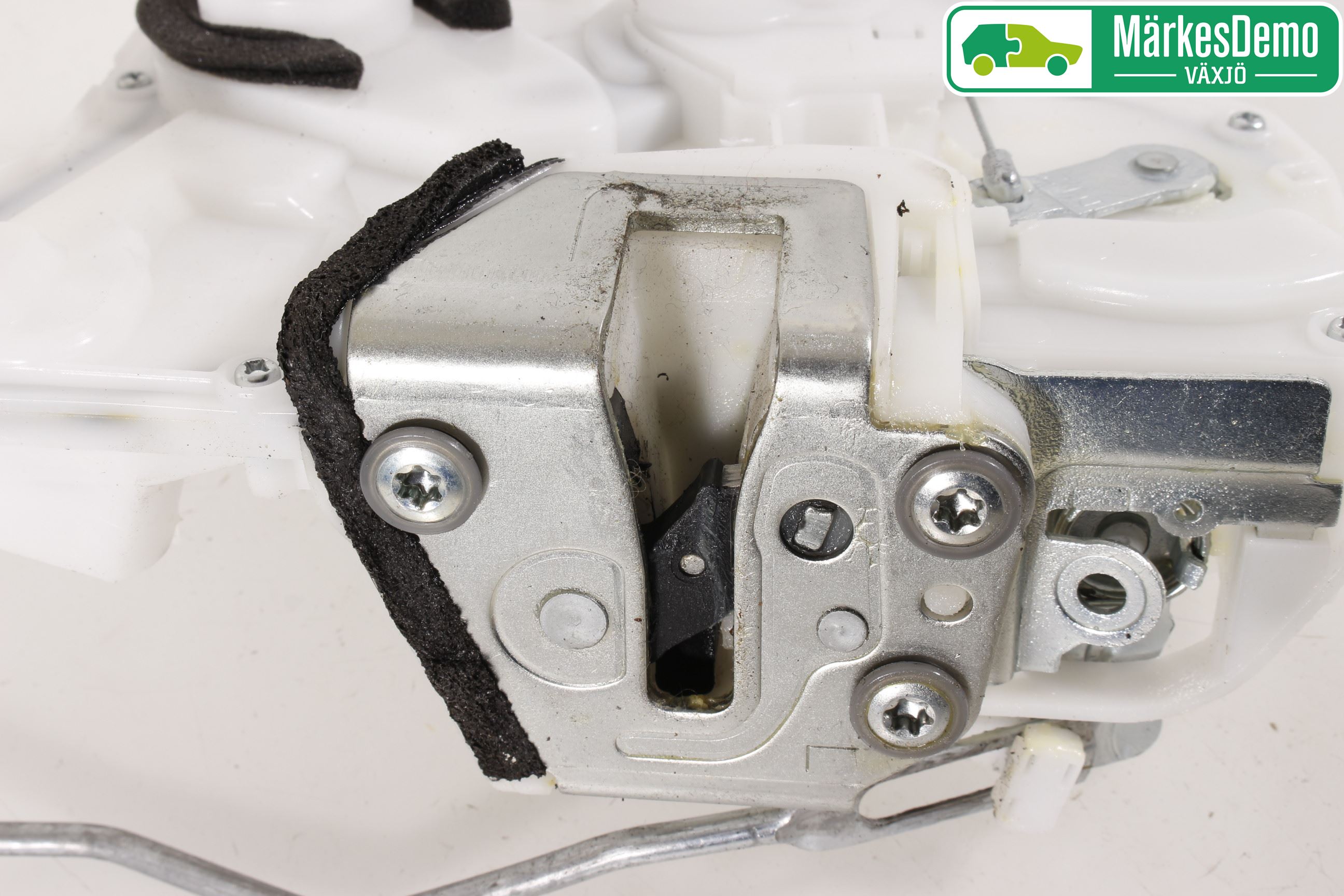 Suzuki SX4 S-CROSS 14-21 Låskista-Dörrlås