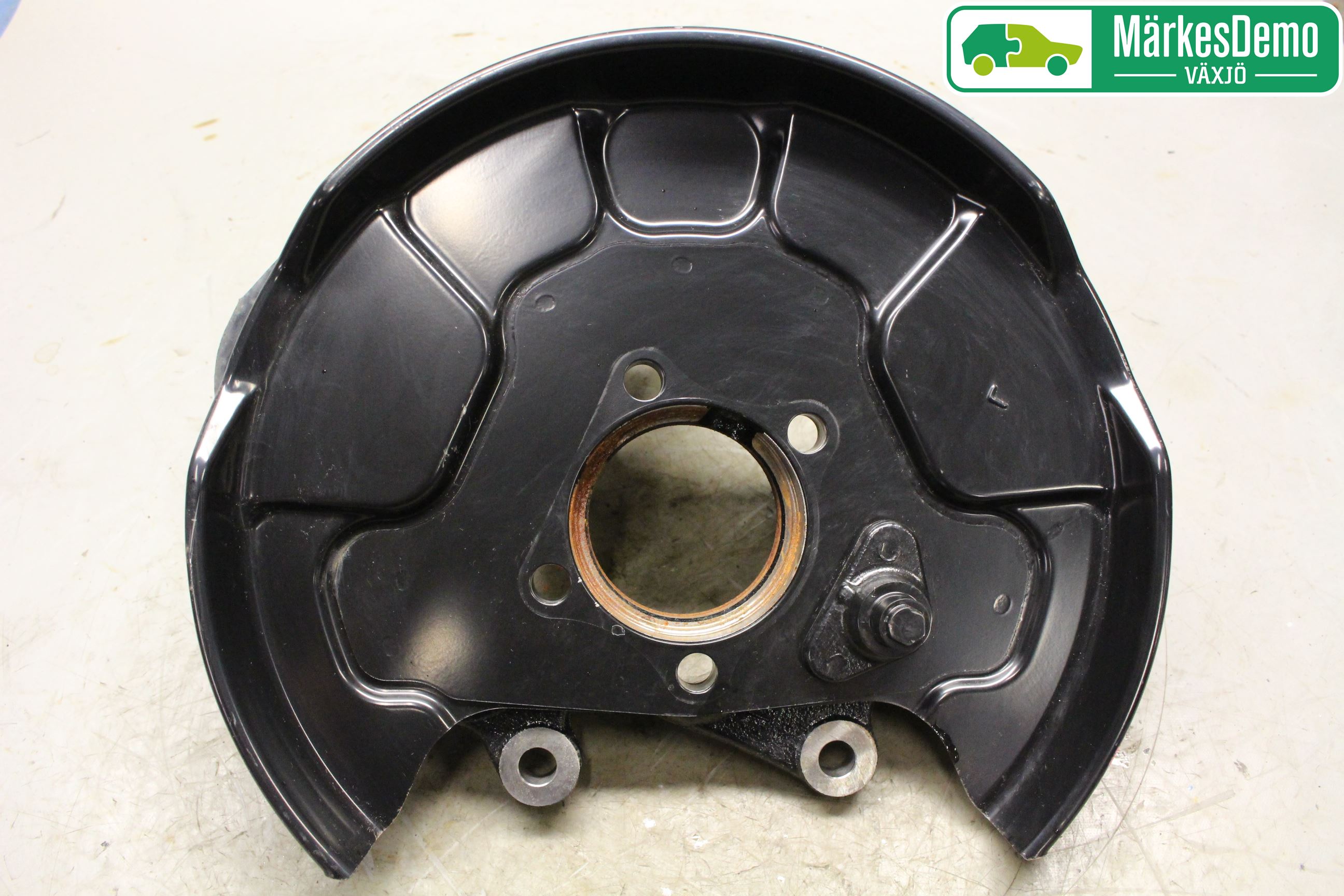 Lexus NX 300h 15-21 Hjullagerhus-Spindel Vä B